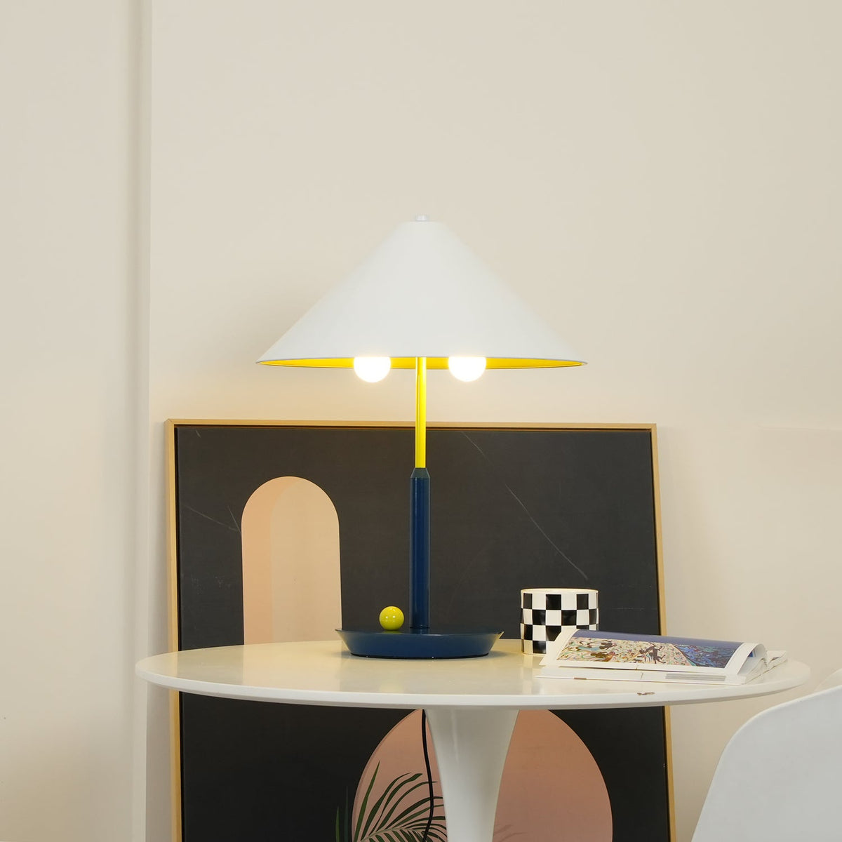 Liorinina lámpara de mesa moderna