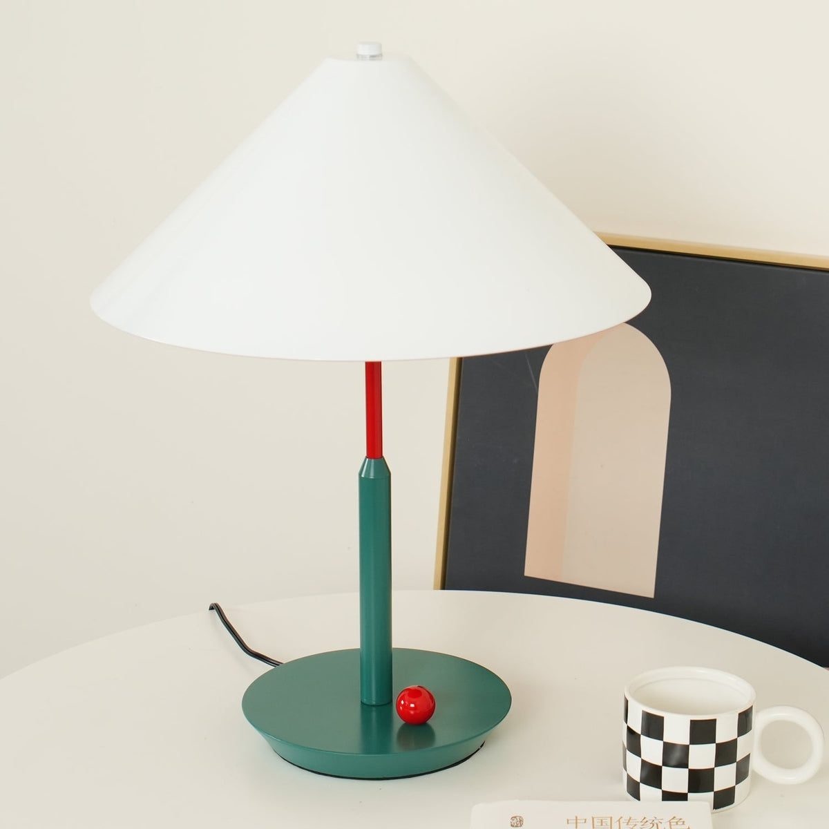 Liorinina lámpara de mesa moderna