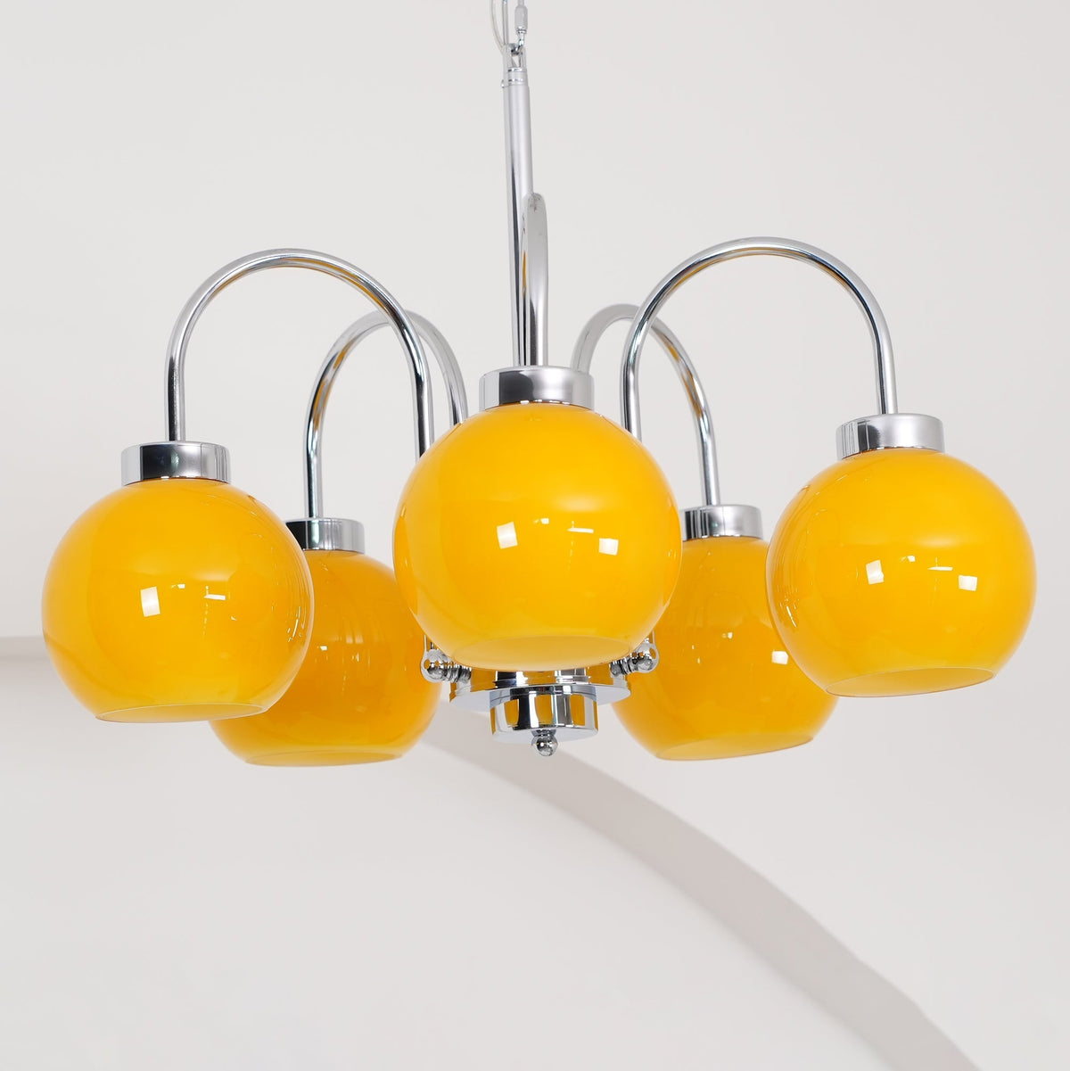 Liororian lámpara de araña con globos de vidrio amarillo