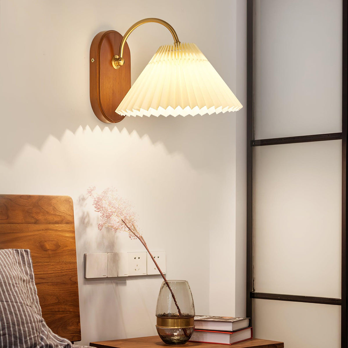 Teriiraine aplique de pared vintage con sombra plisada