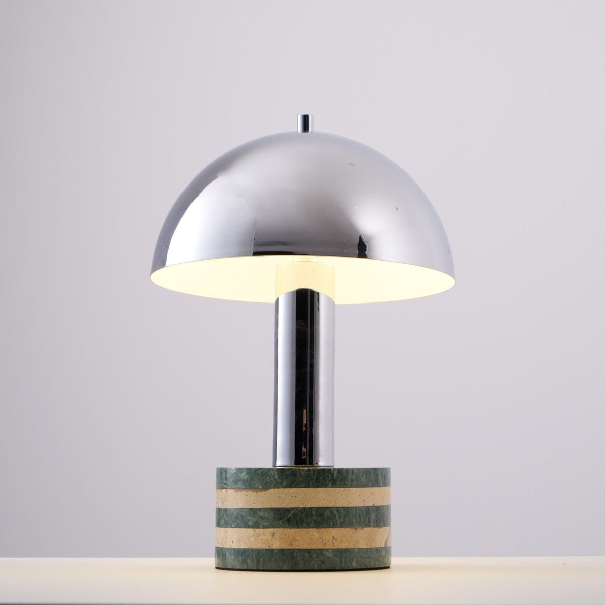 Strata lámpara de mesa minimalista en mármol