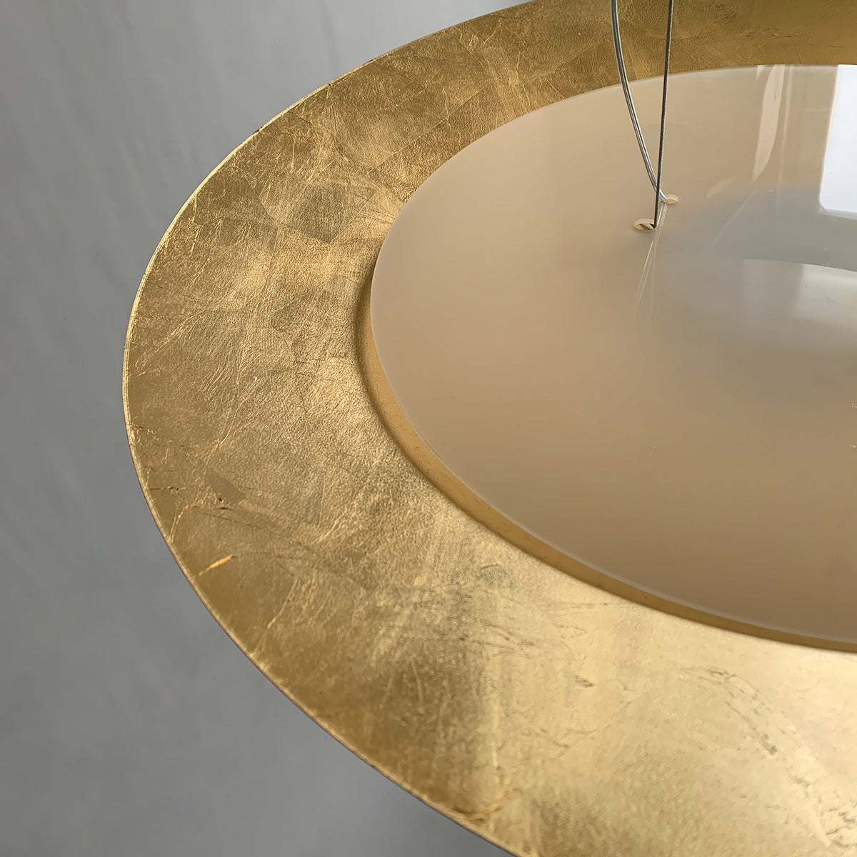 Phelion lámpara colgante de capas con hoja de oro dorada