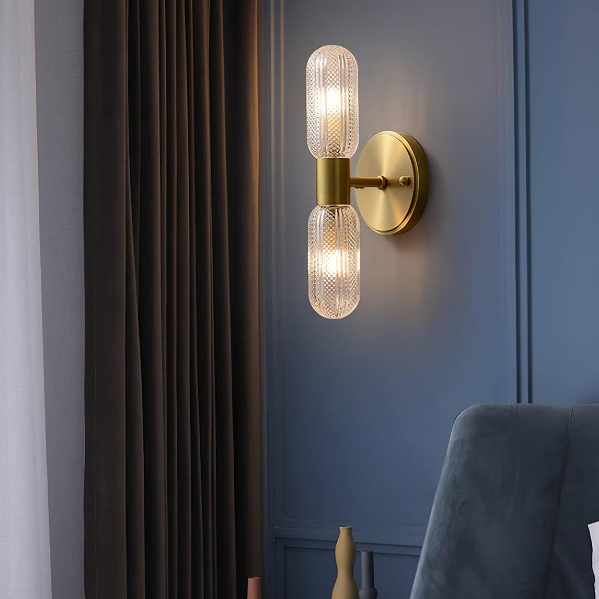 Eira aplique de pared con dos luces en latón y vidrio texturizado