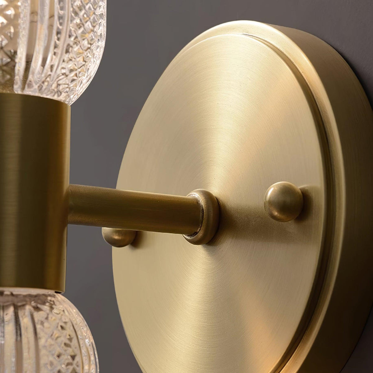 Eira aplique de pared con dos luces en latón y vidrio texturizado