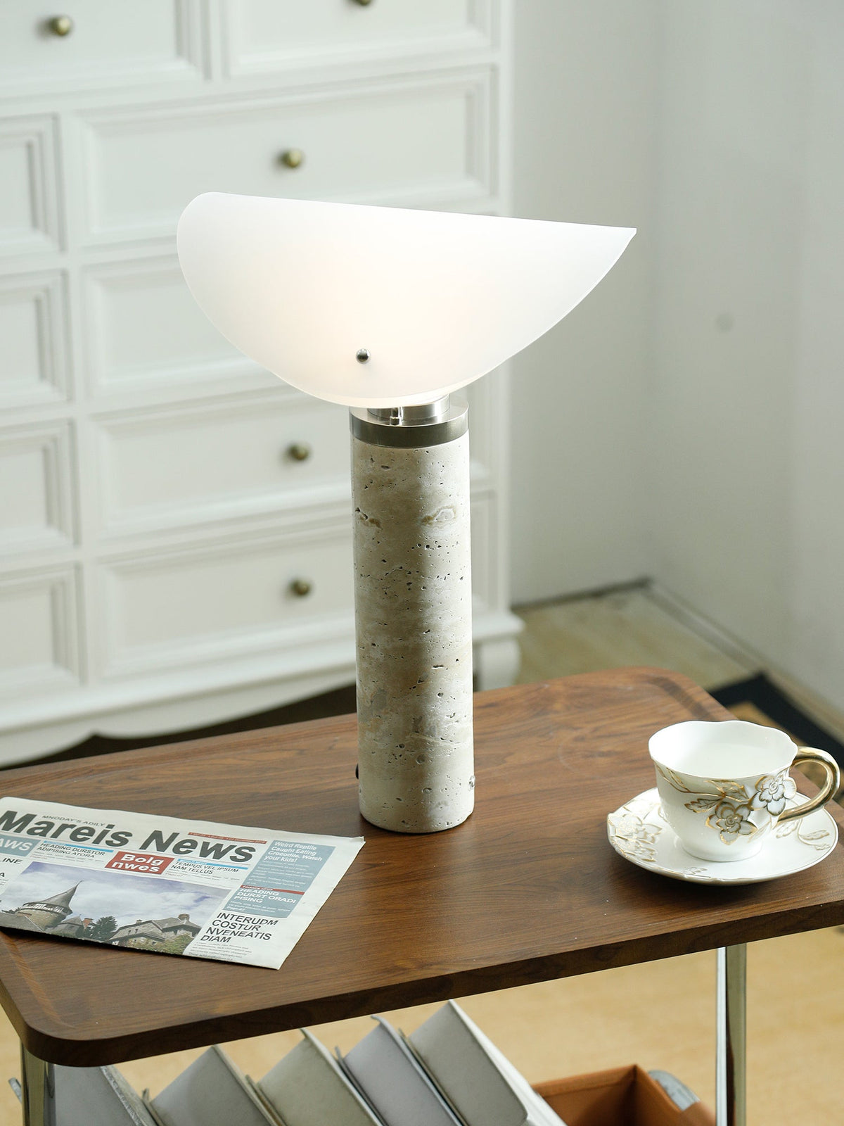 Inorielis lámpara de mesa escultórica de travertino