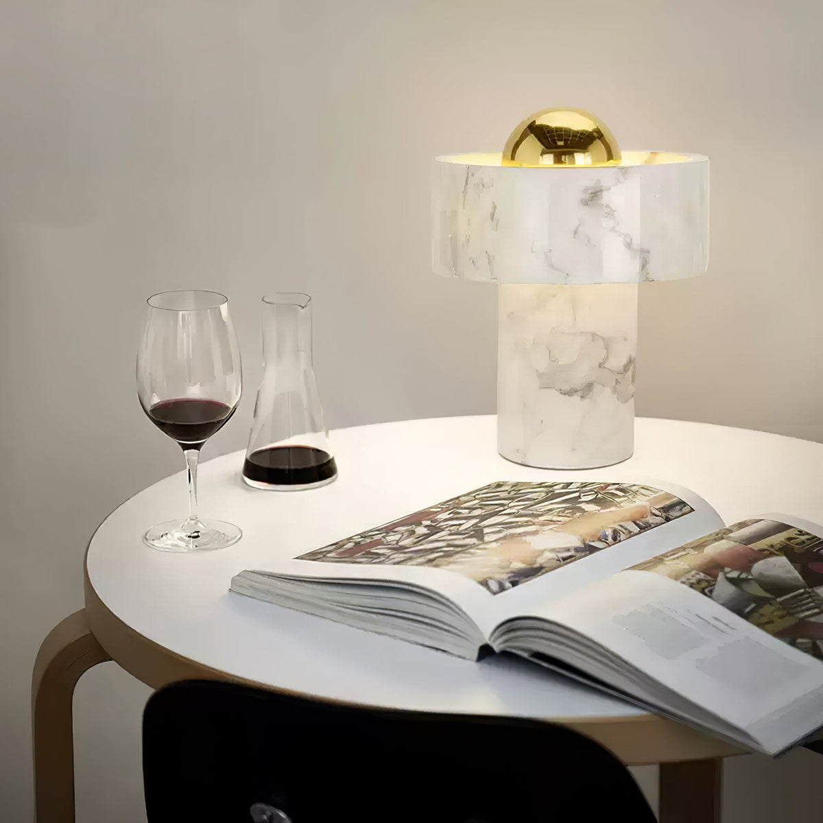 Petoaine lámpara de mesa de mármol Aura