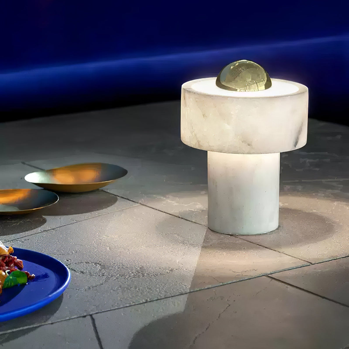 Petoaine lámpara de mesa de mármol Aura