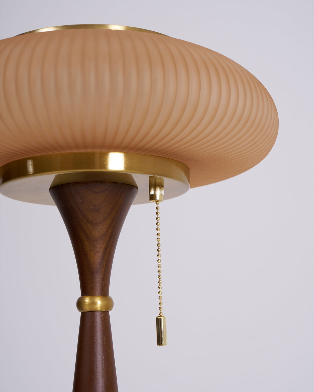 Vevelo lámpara de mesa de madera vintage