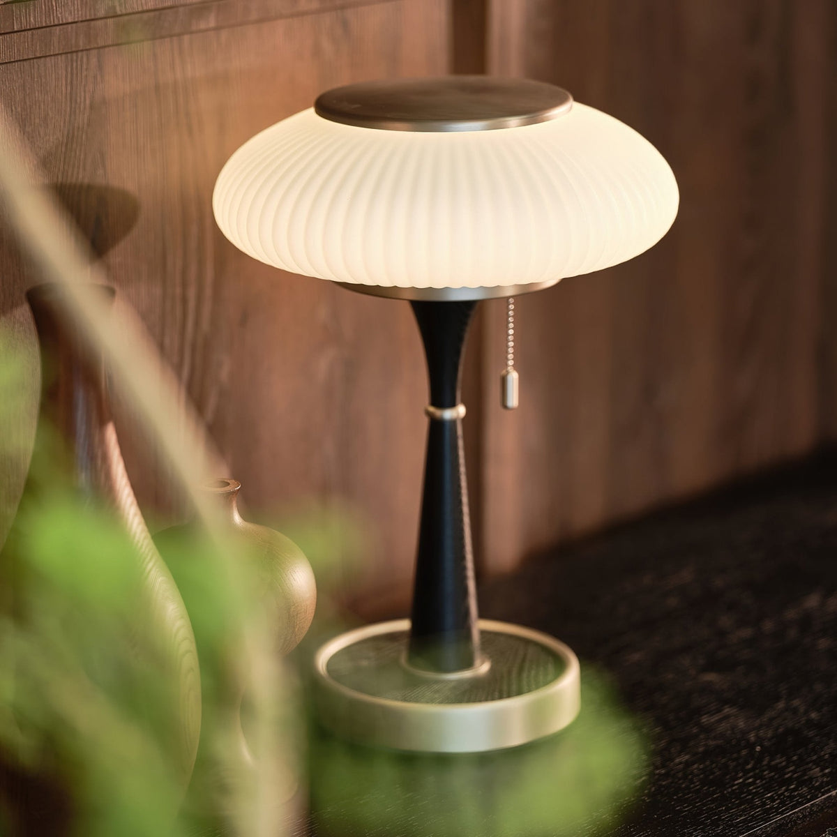 Vevelo lámpara de mesa de madera vintage