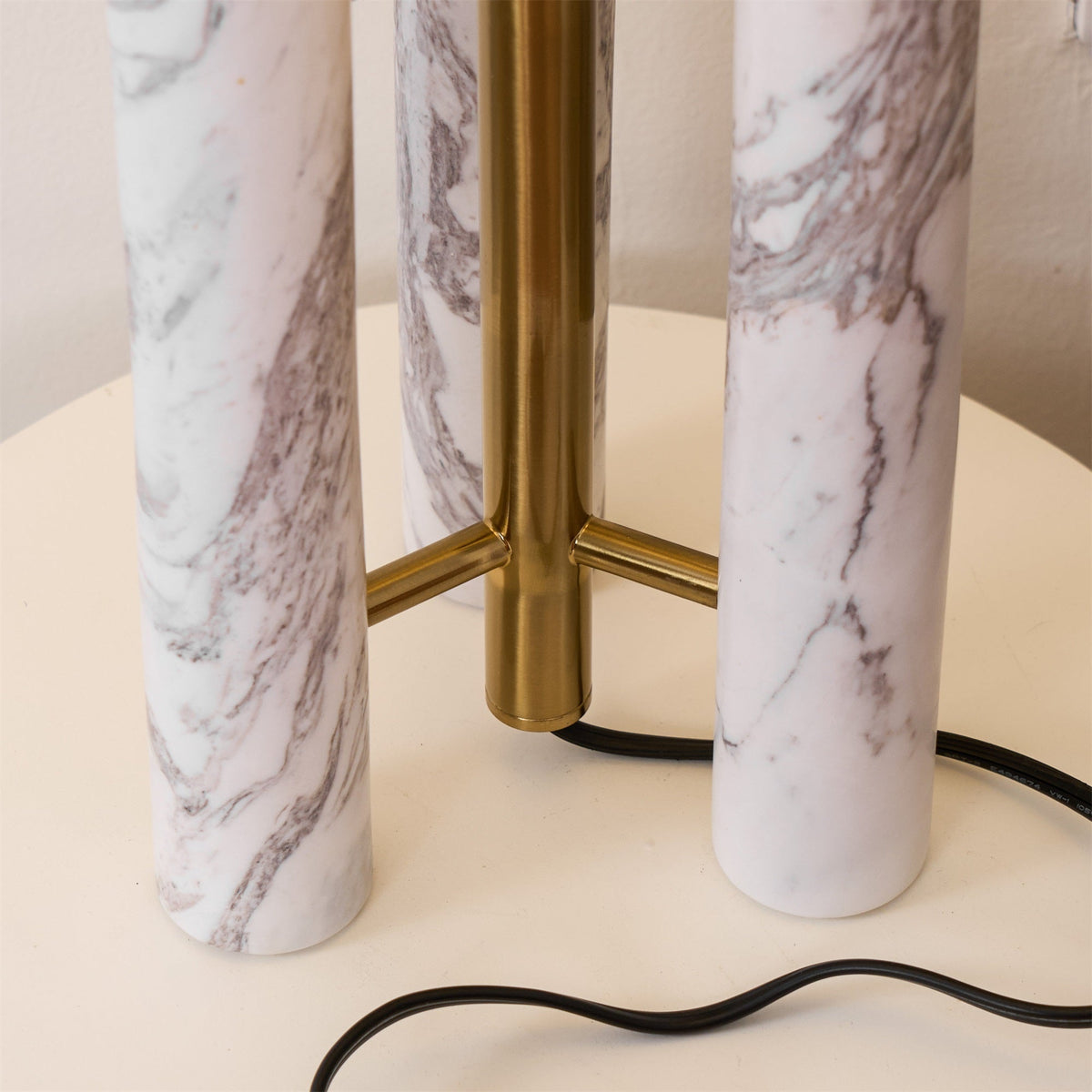 Trio lámpara de mesa moderna de mármol