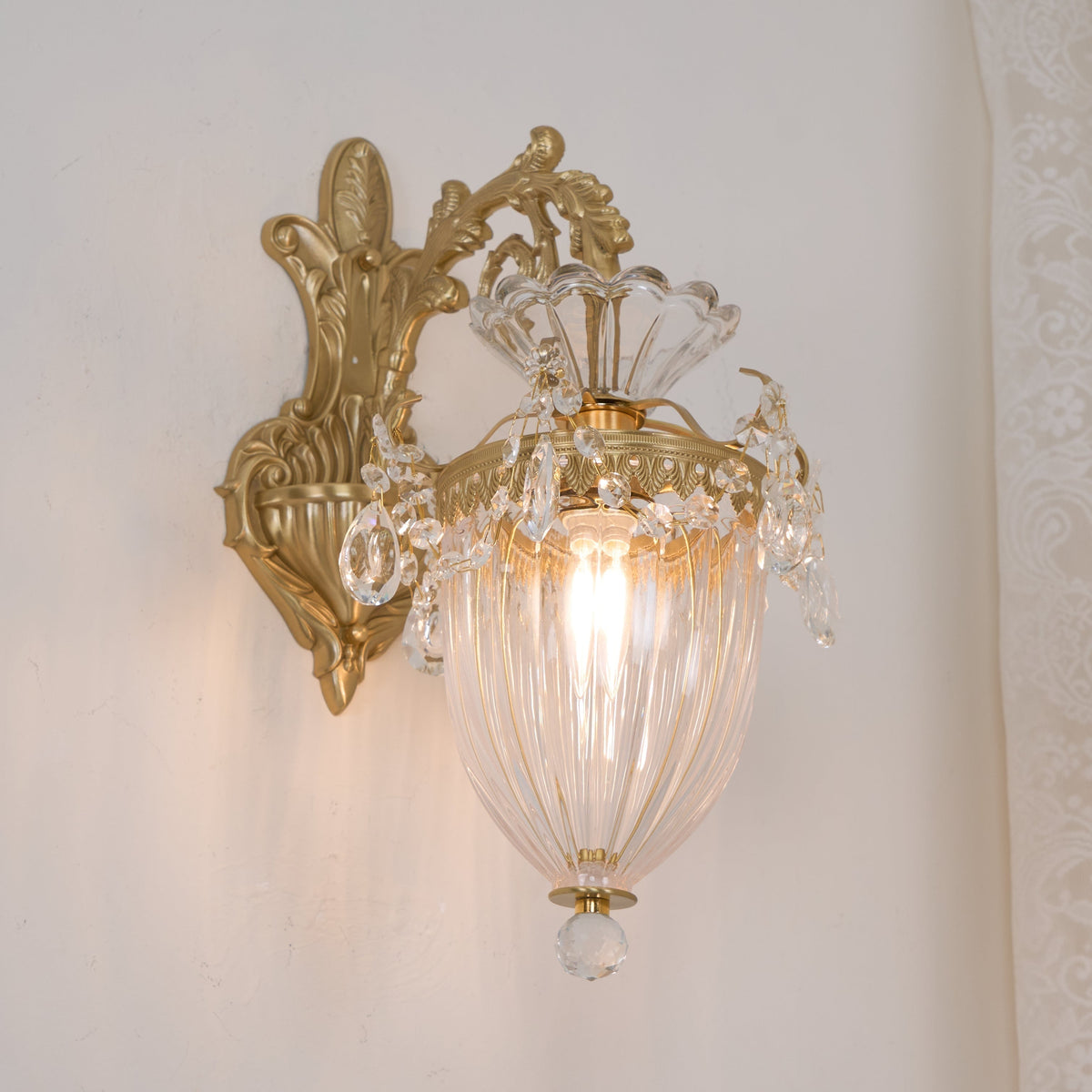 Vireon aplique de pared doble dorado moderno
