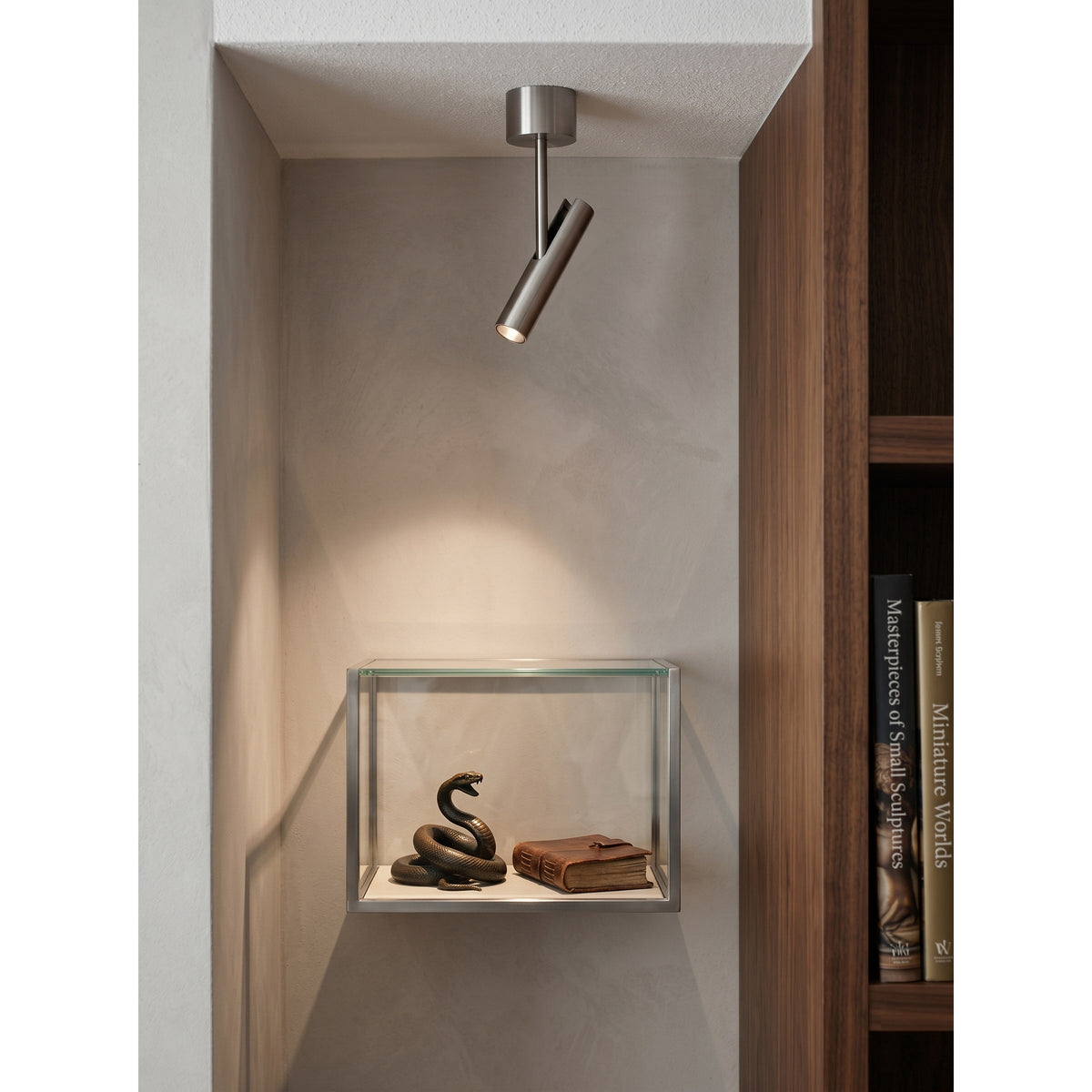 Mib Short Surface-Mounted Spotlight
