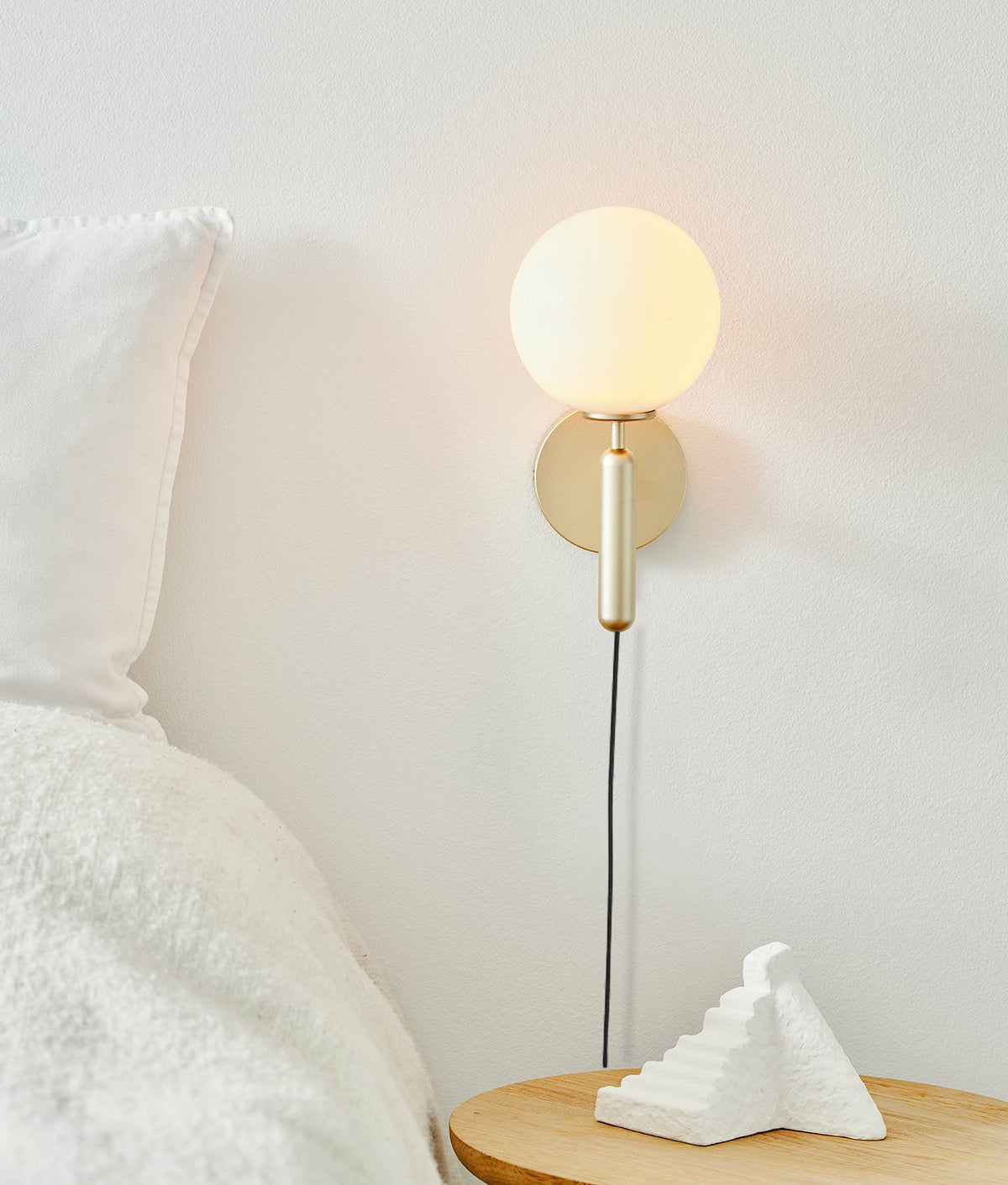 Kynlo aplique de pared con globos de vidrio claro estilo nórdico enchufable esfera