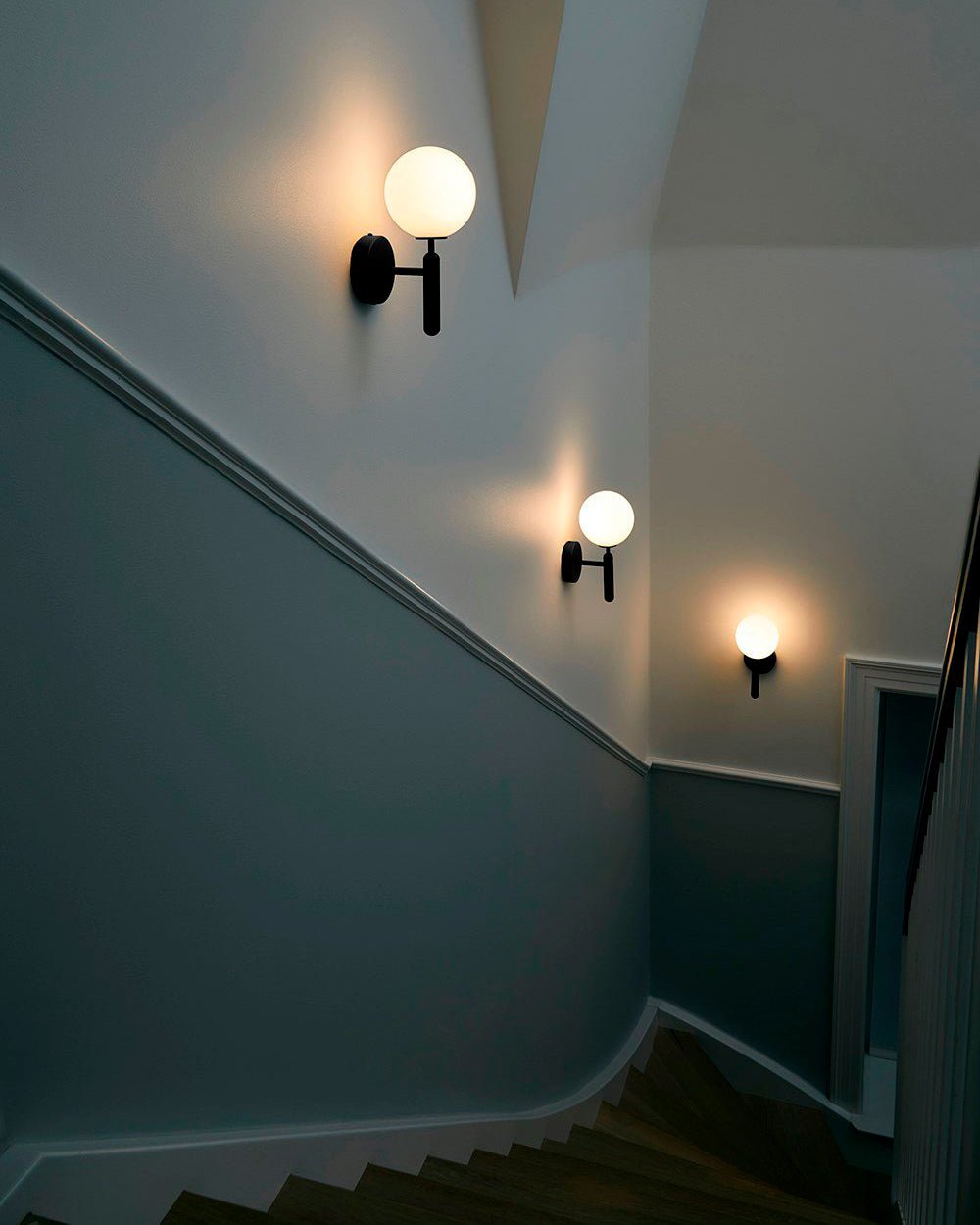 Ilirila aplique de pared moderno minimalista de latón y vidrio