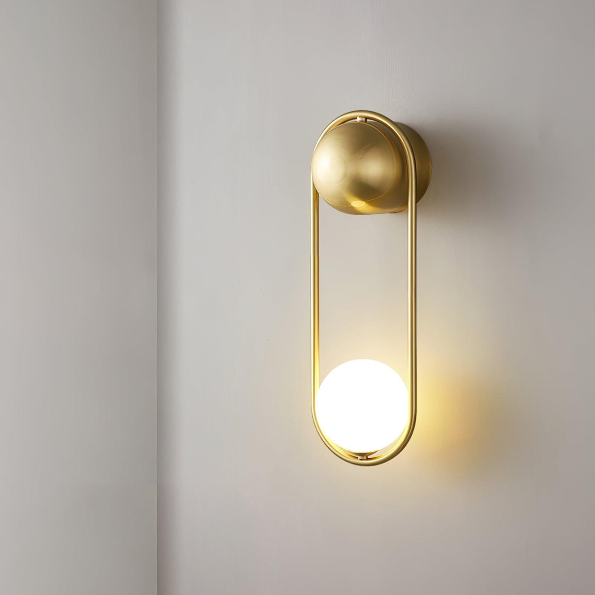 Solarine Radiain aplique de pared minimalista en latón
