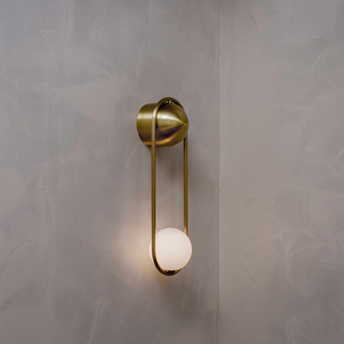 Solarine Radiain aplique de pared minimalista en latón