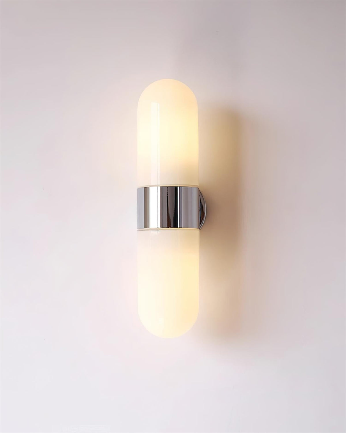 Aplique de pared de metal y vidrio moderno minimalista vertical para dormitorio