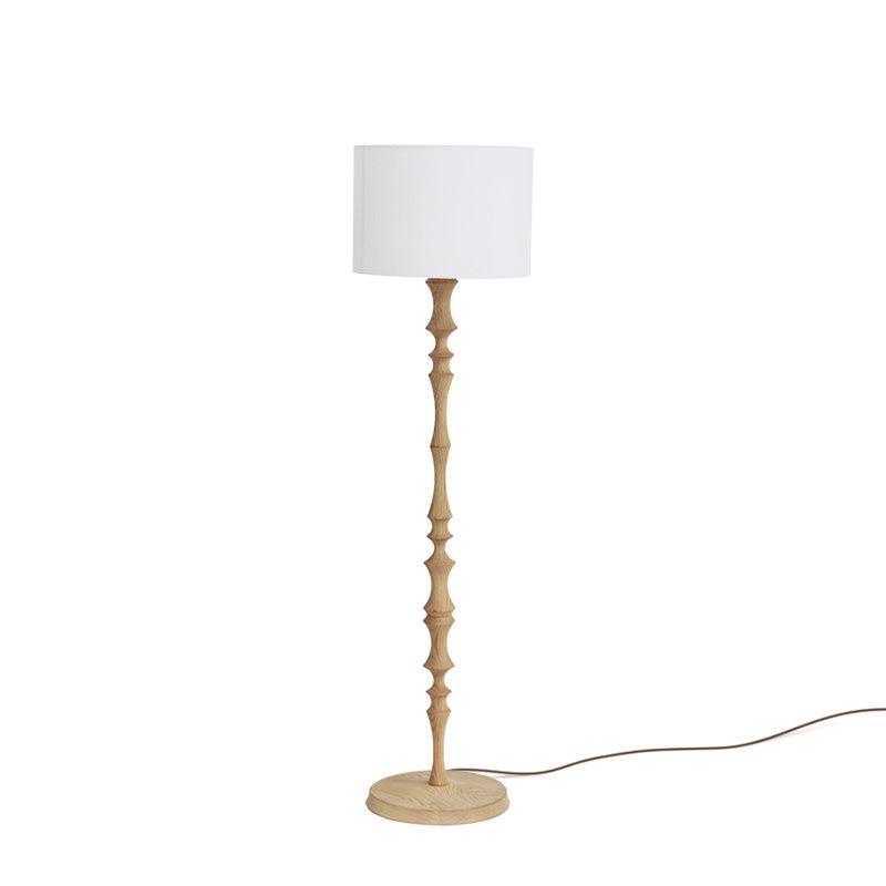 Vilten lámpara de pie elegante de madera