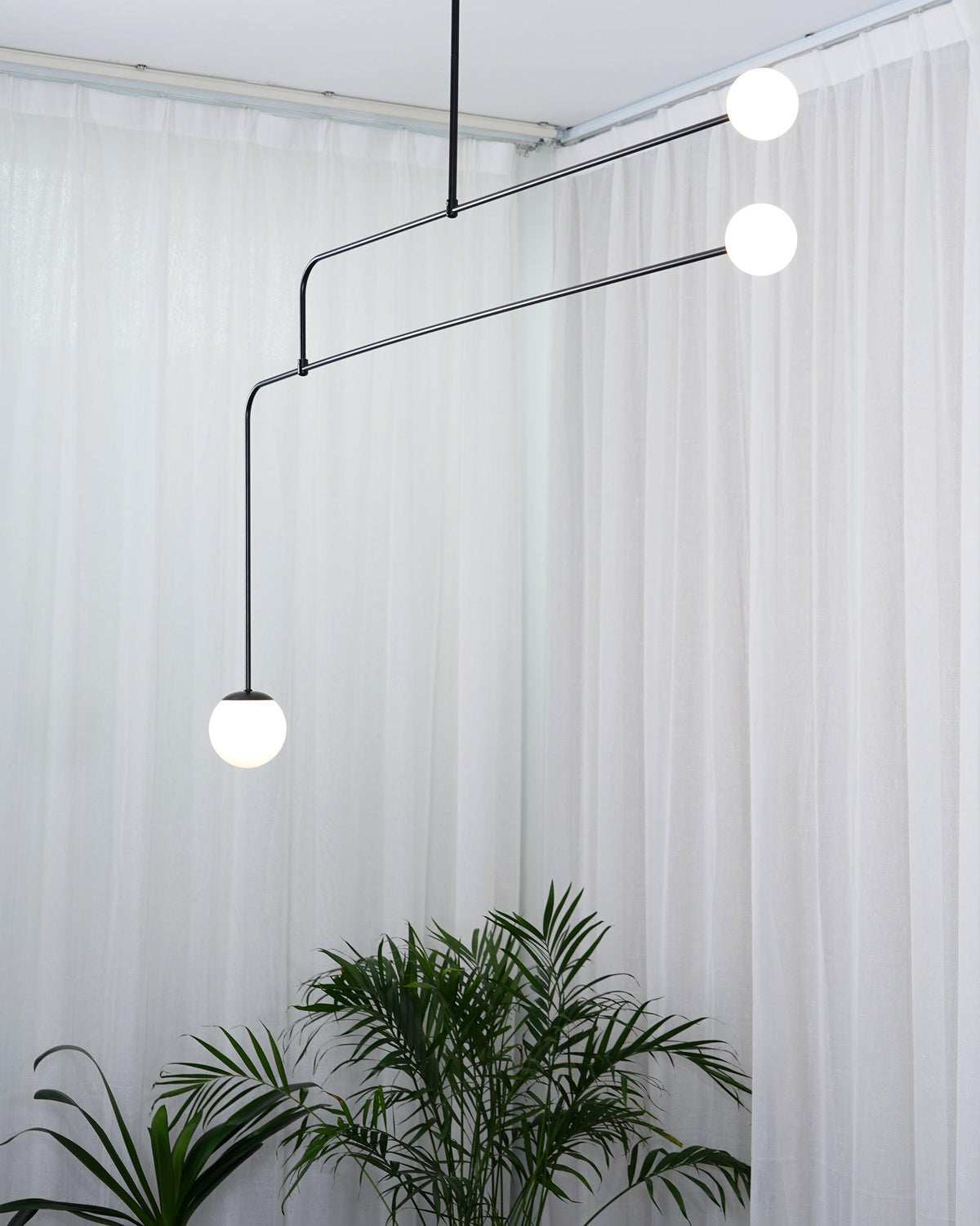 Lustra Chandelier Mobile Black Minimalist