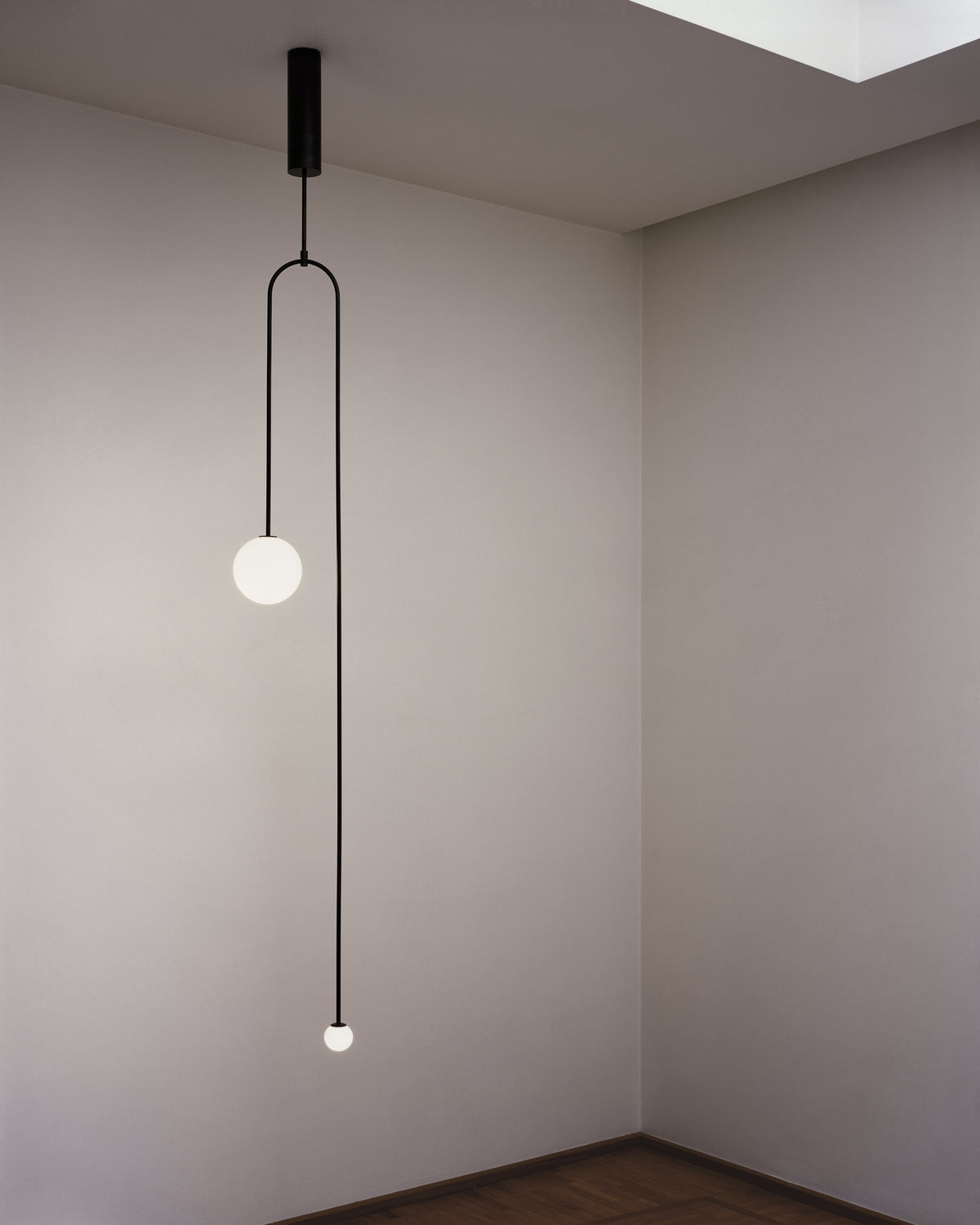 Lustra Chandelier Mobile Black Minimalist
