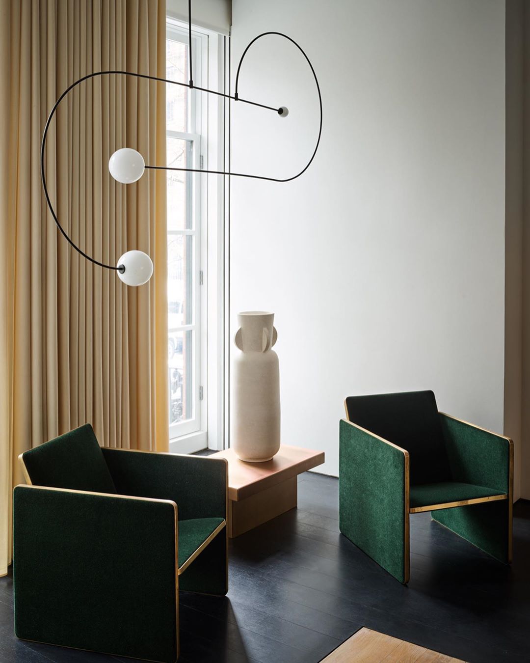 Lustra Chandelier Mobile Black Minimalist