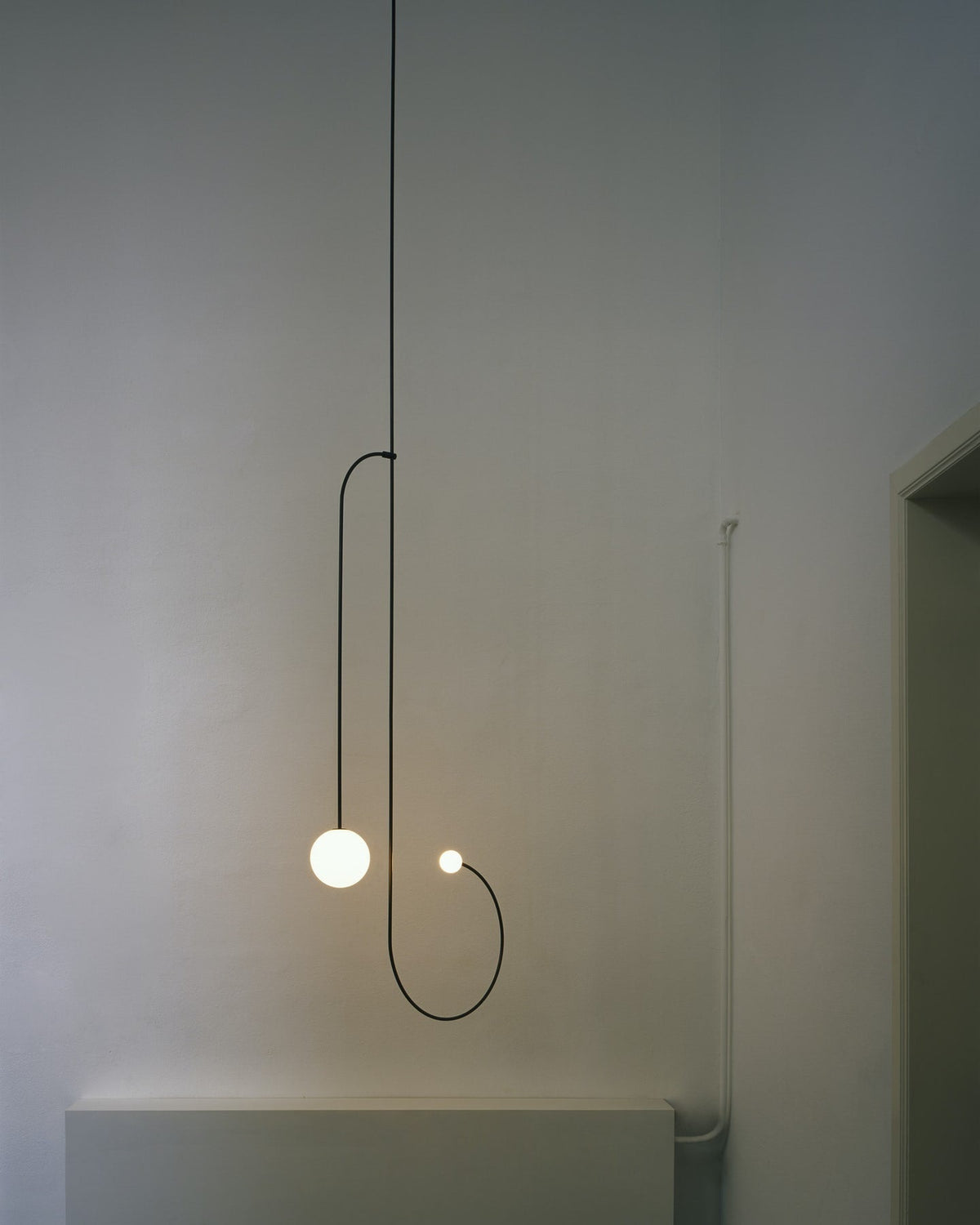 Lustra Chandelier Mobile Black Minimalist