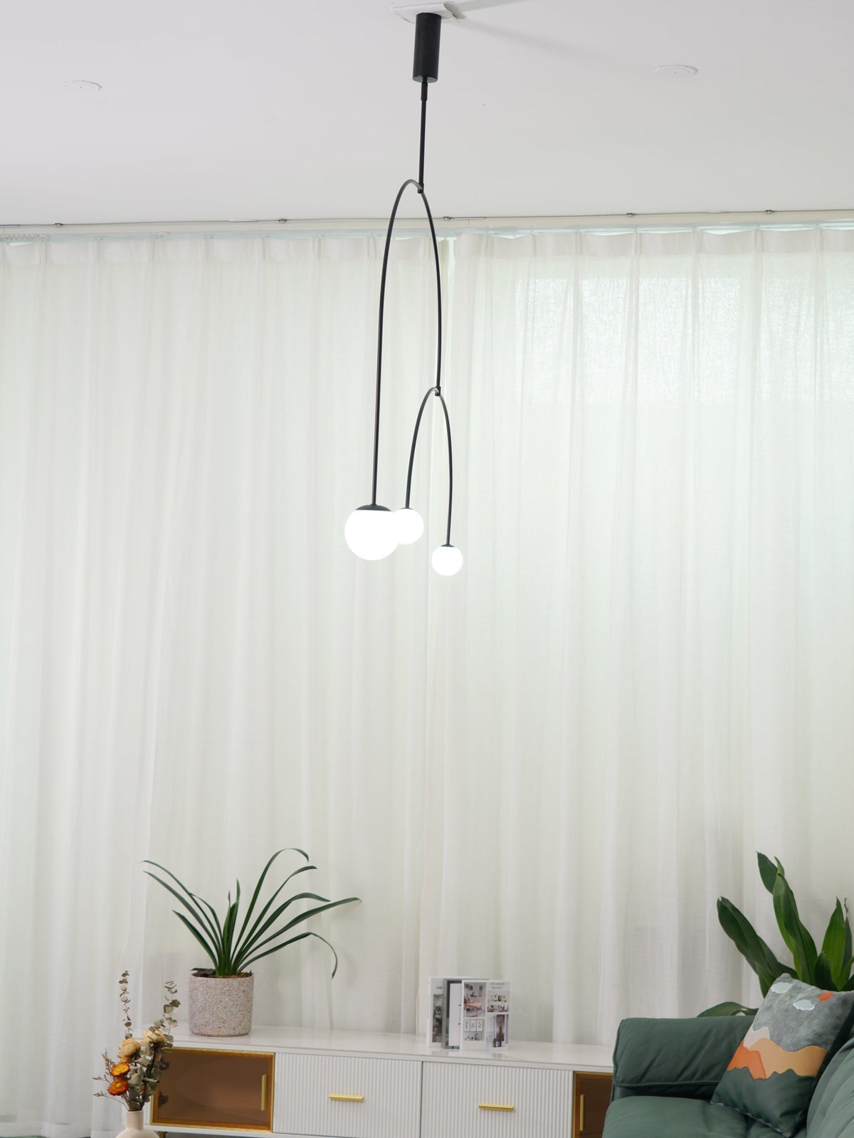 Lustra Chandelier Mobile Black Minimalist