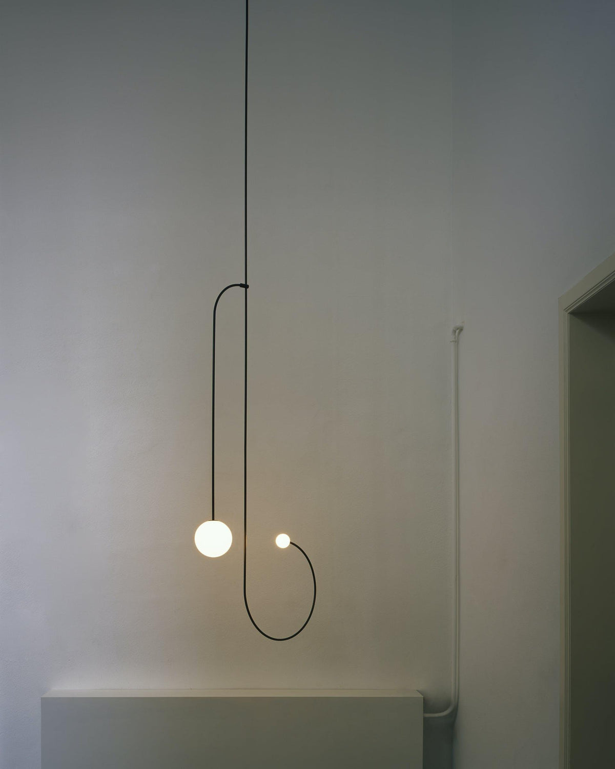 Lustra Chandelier Mobile Black Minimalist