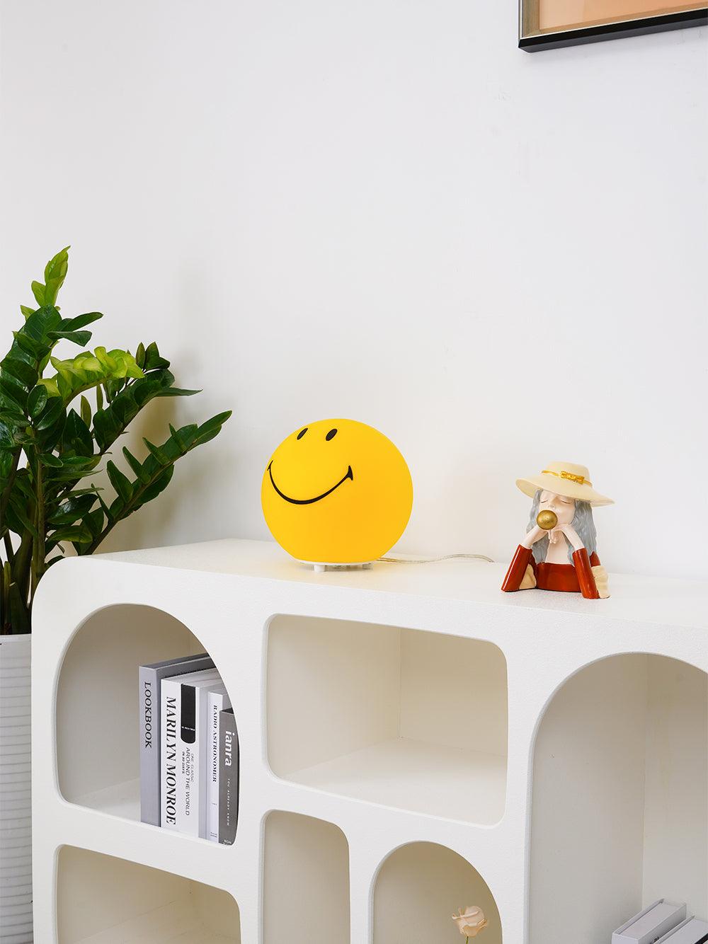 Fiera lámpara de mesa de estilo lúdico de plástico