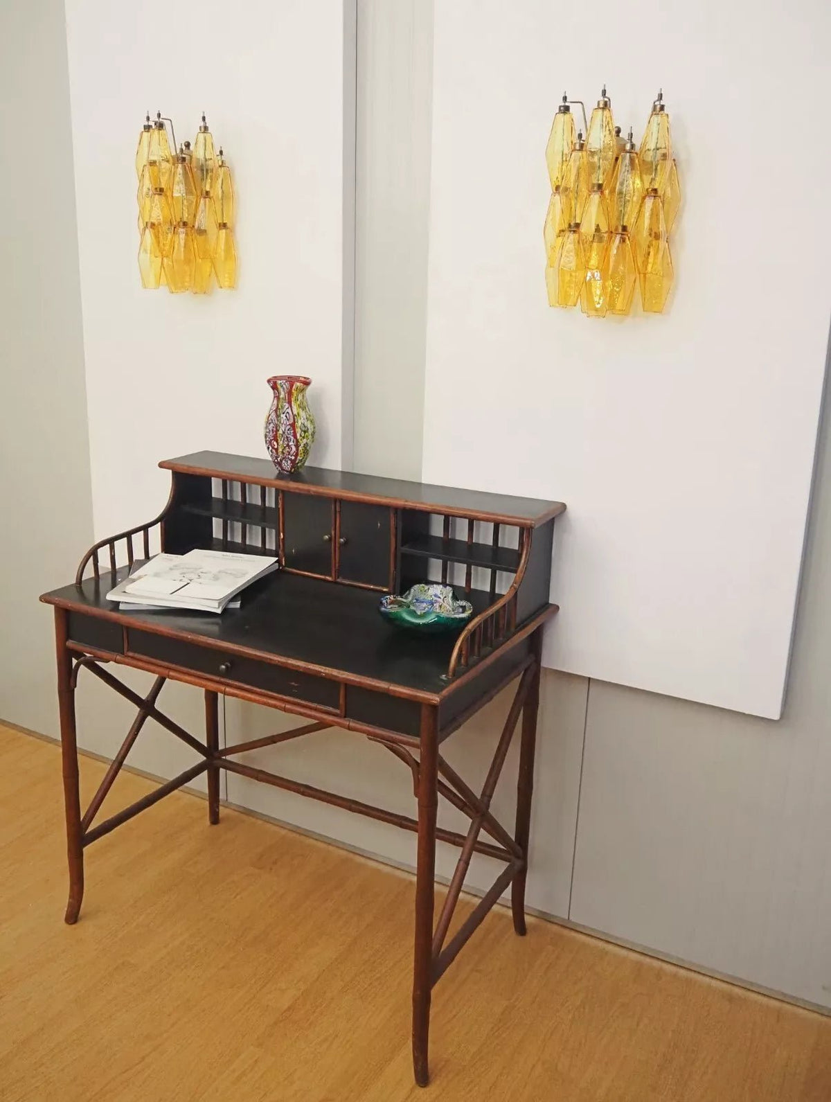 Liorenette aplique de pared con vidrio ámbar en forma de rombo y estilo geométrico