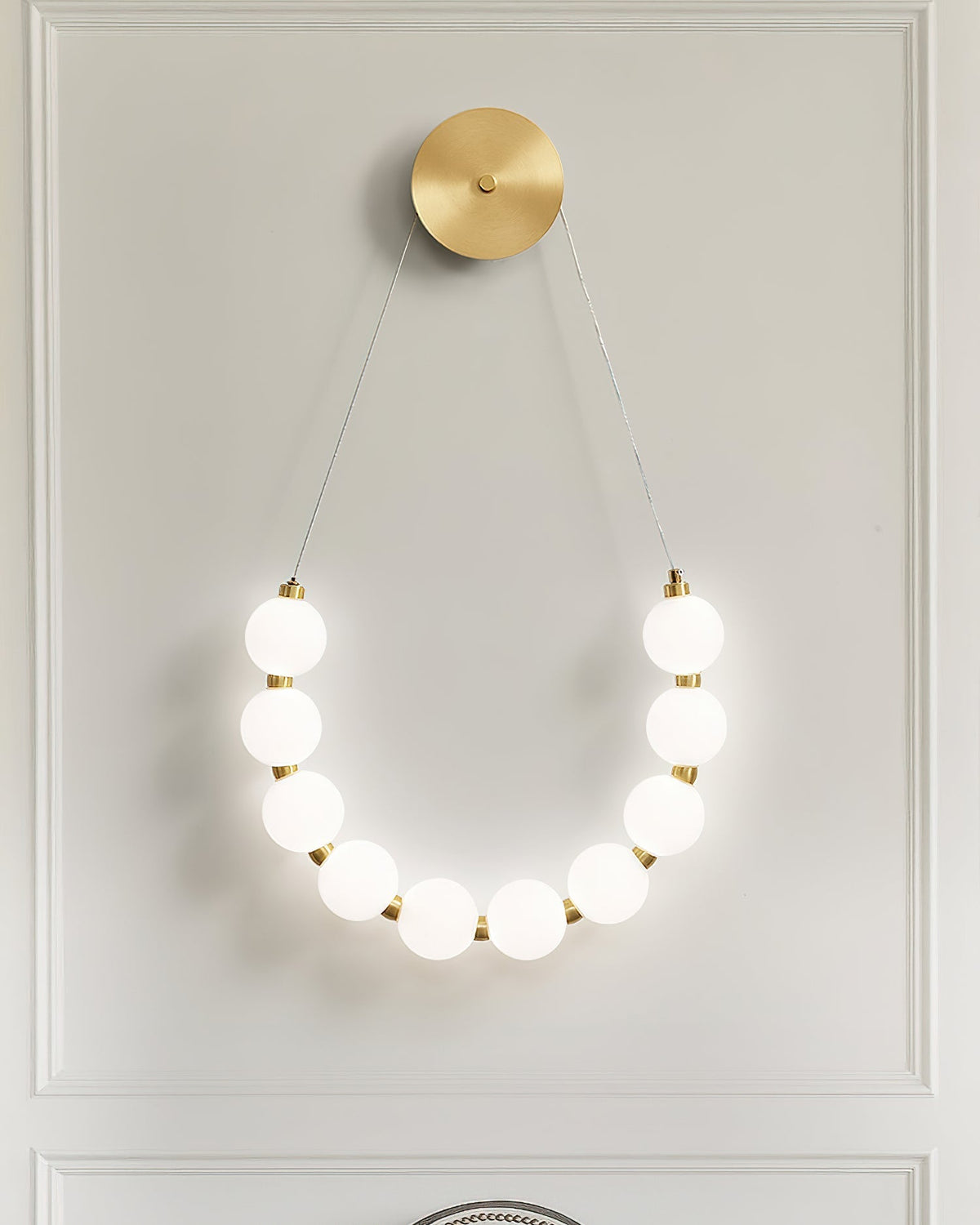 Ilirel aplique de pared de latón Art Necklace Loop