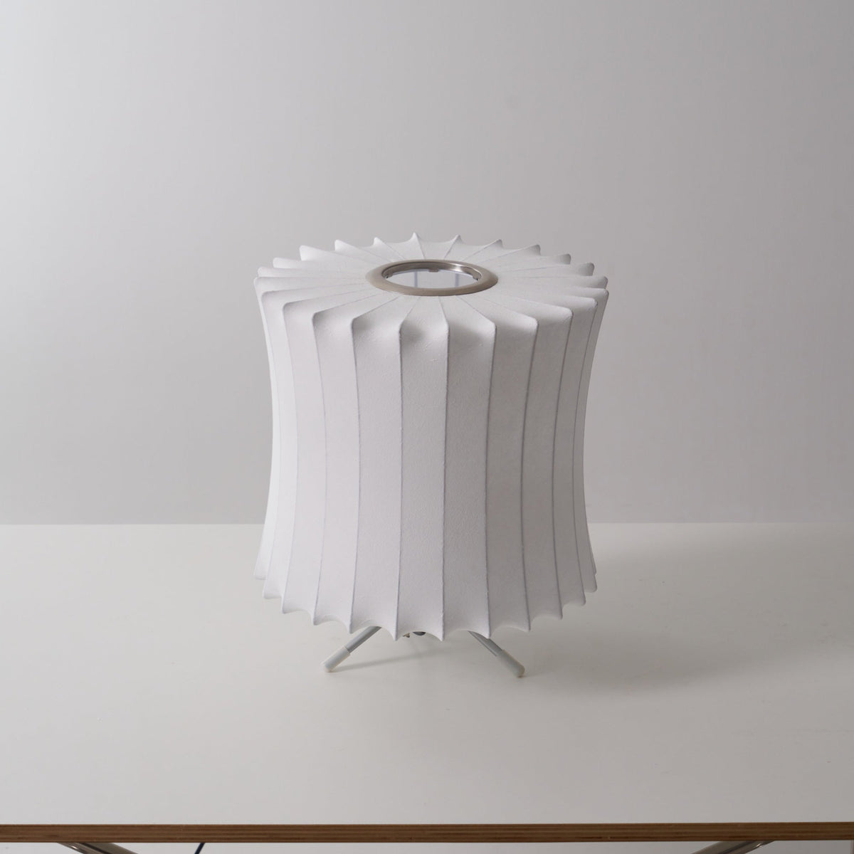 Rostix lámpara de mesa minimalista de acero