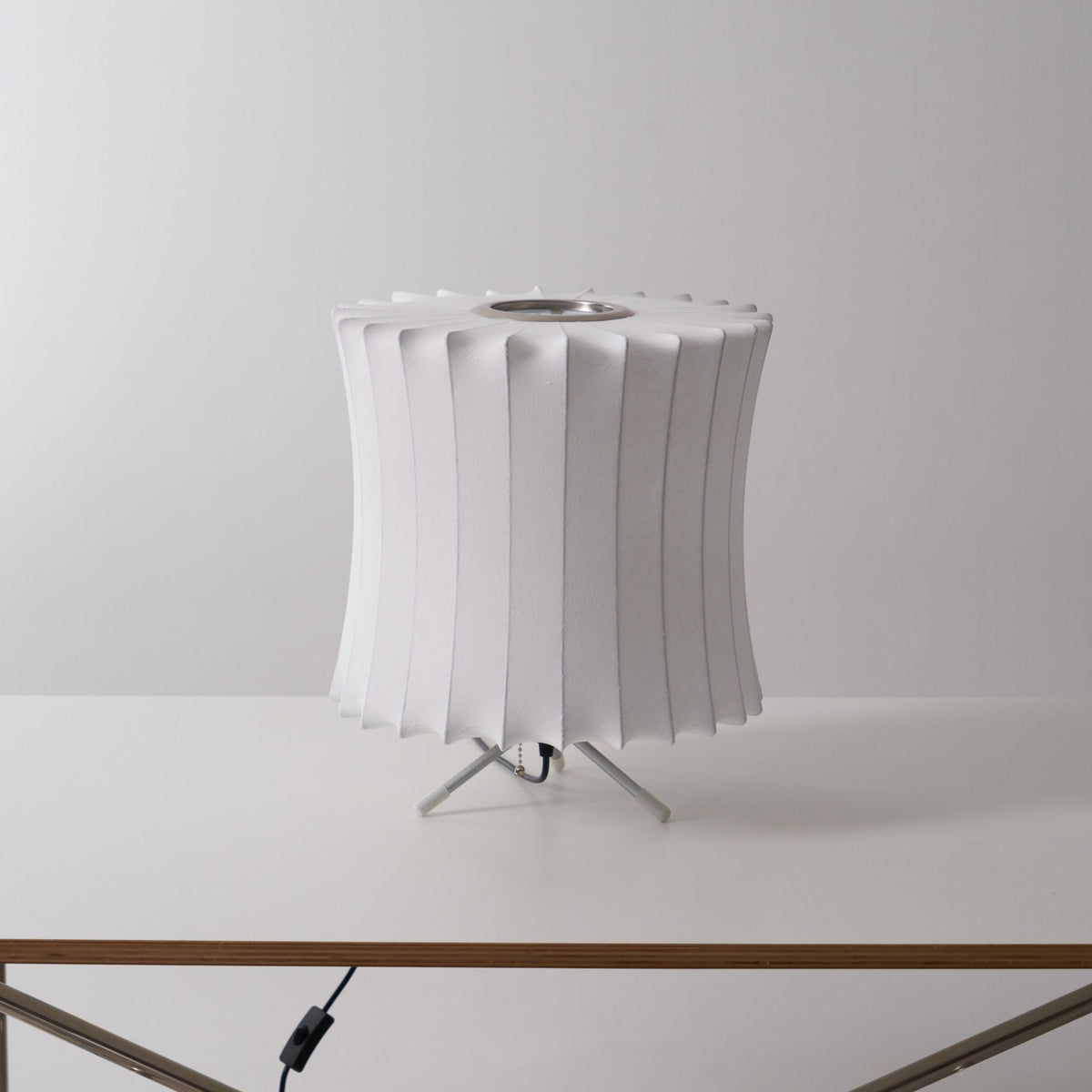 Rostix lámpara de mesa minimalista de acero