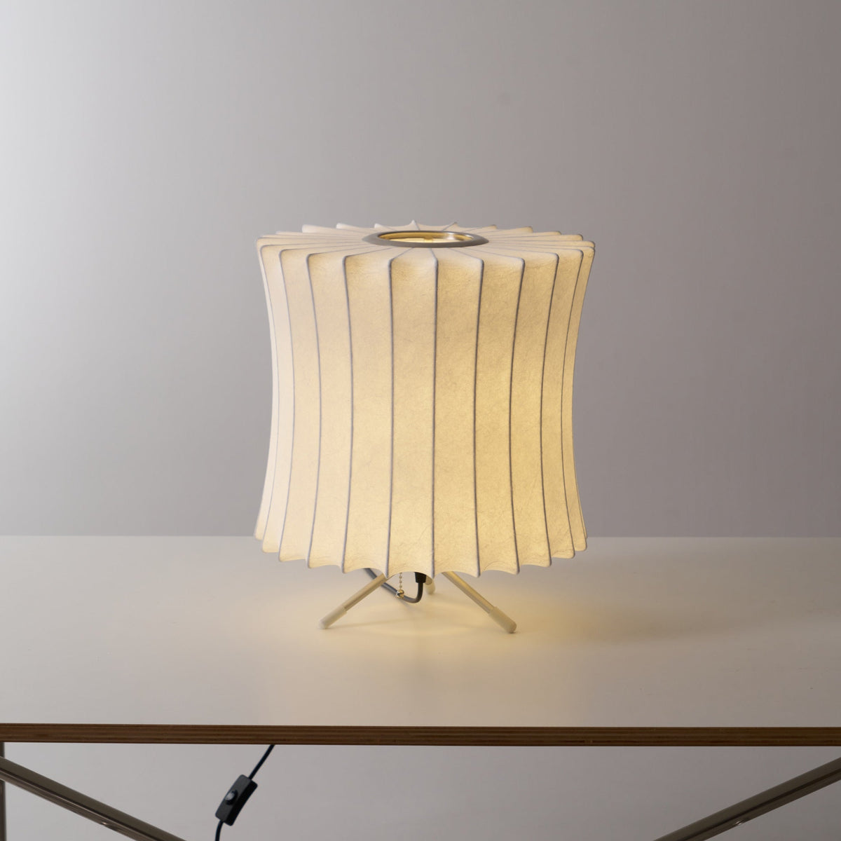 Rostix lámpara de mesa minimalista de acero