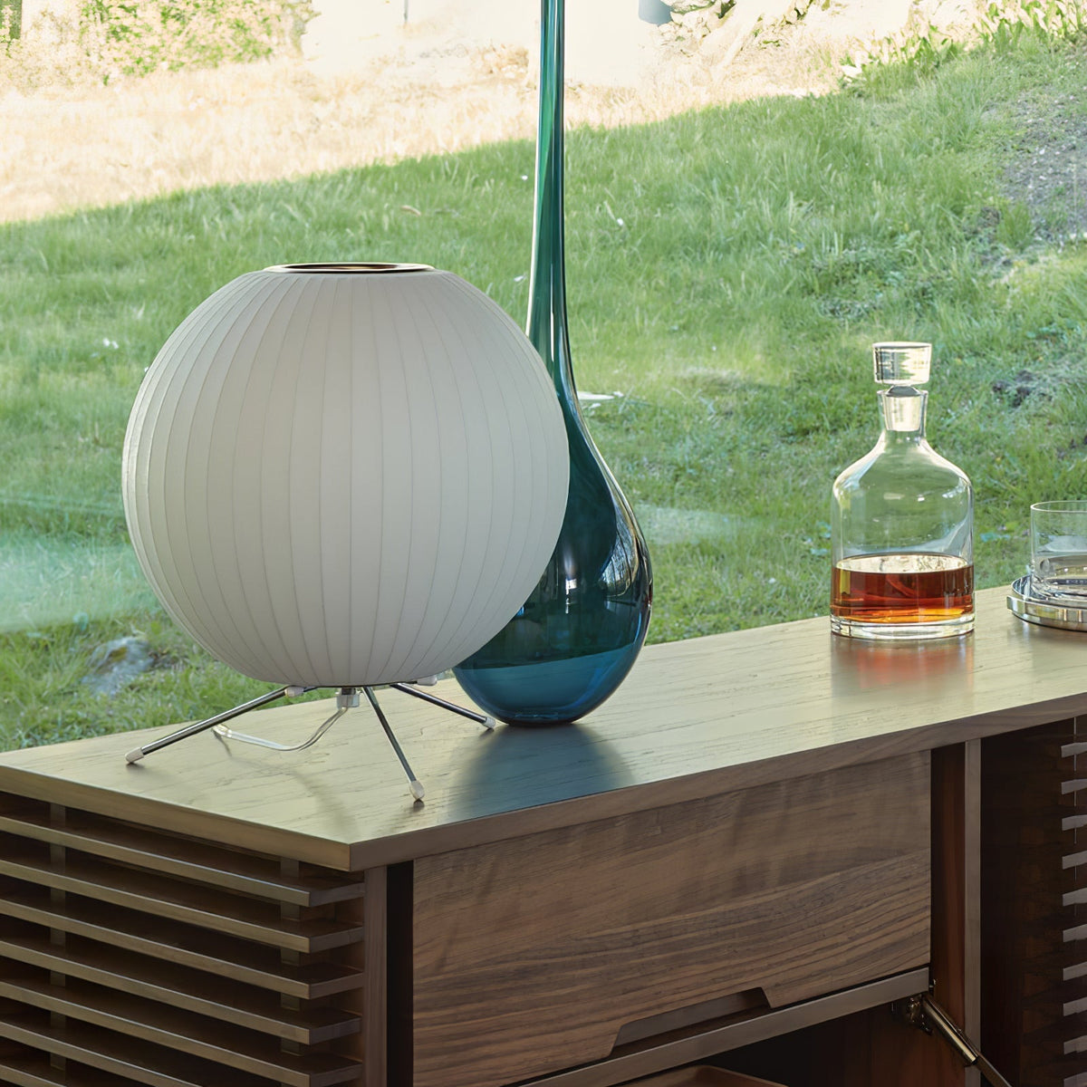 Rostix lámpara de mesa minimalista de acero