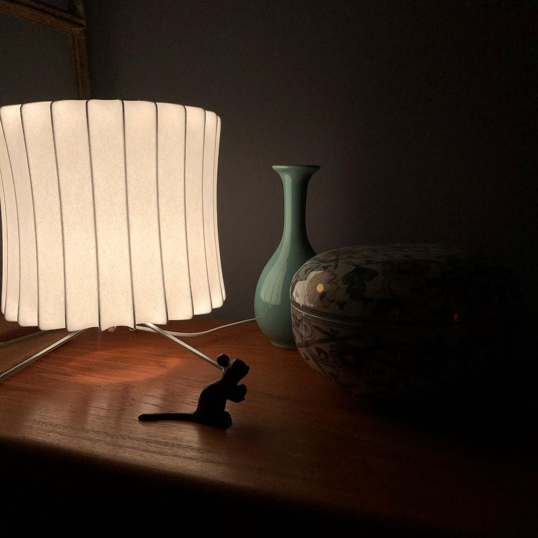 Rostix lámpara de mesa minimalista de acero