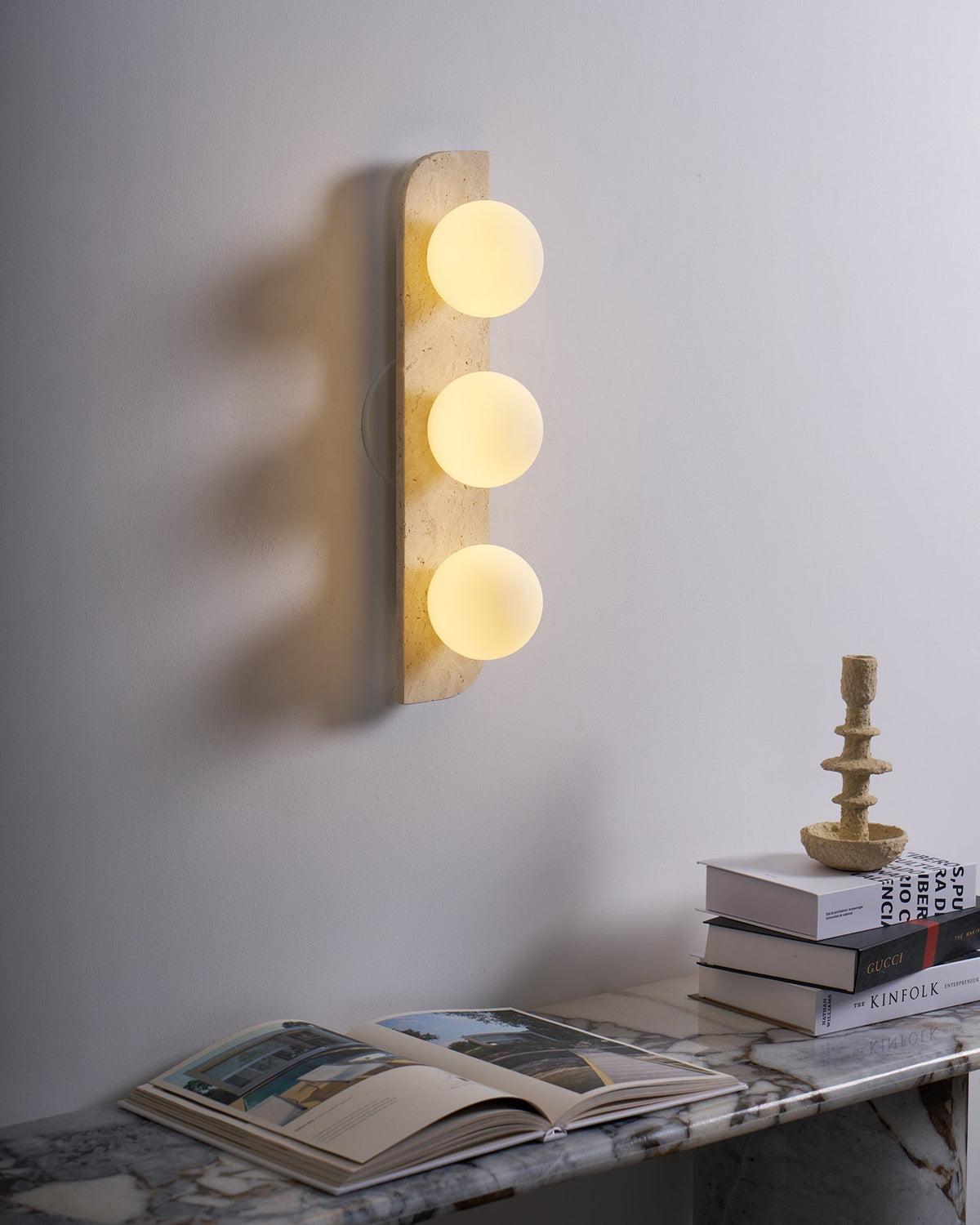 Taviniella aplique de pared minimalista en travertino
