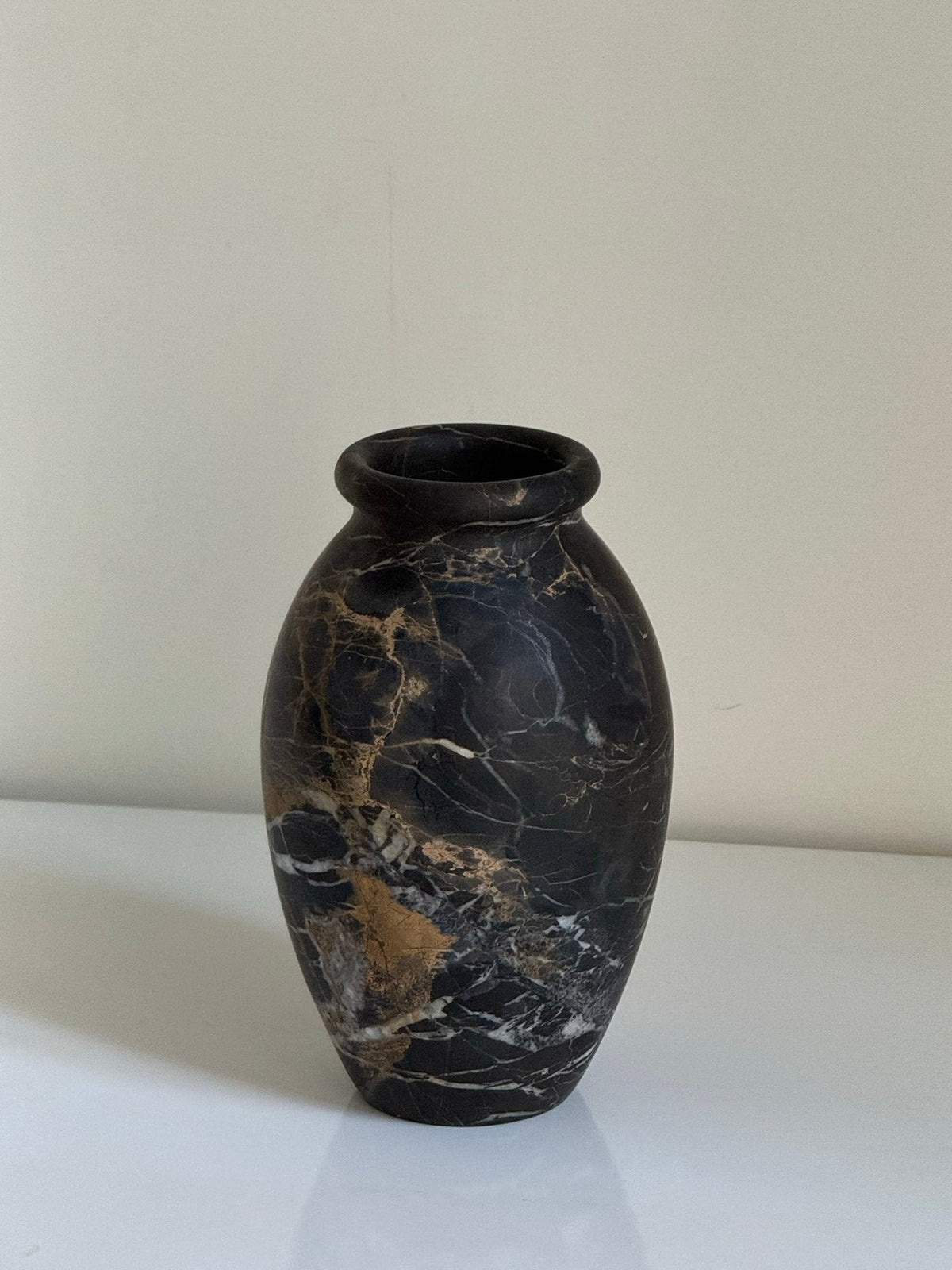 Noir Vasija de piedra con vetas
