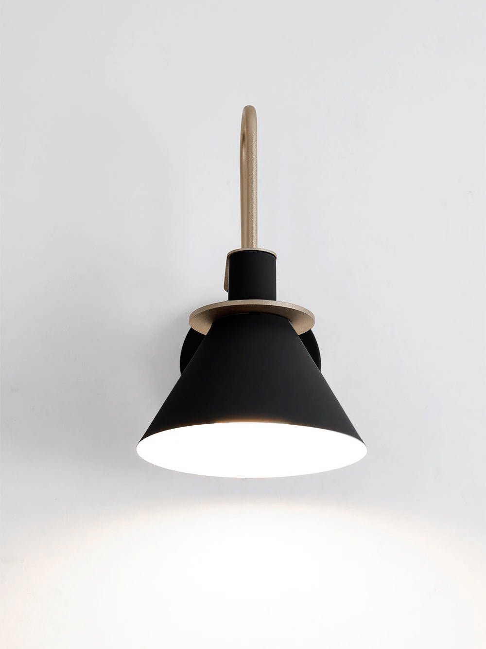 Solerine aplique de pared negro dorado minimalista