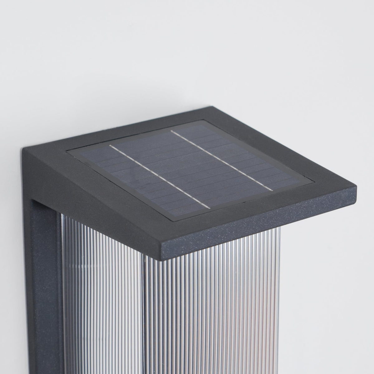 Corvian Dependable Única Caja Solar aplique de pared de Pared