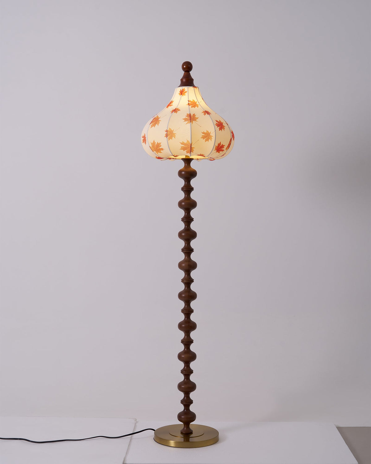 Qrathen lámpara de pie de madera y tejido