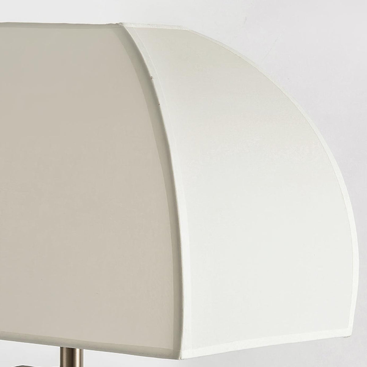 Cylo lámpara de mesa minimalista de resina