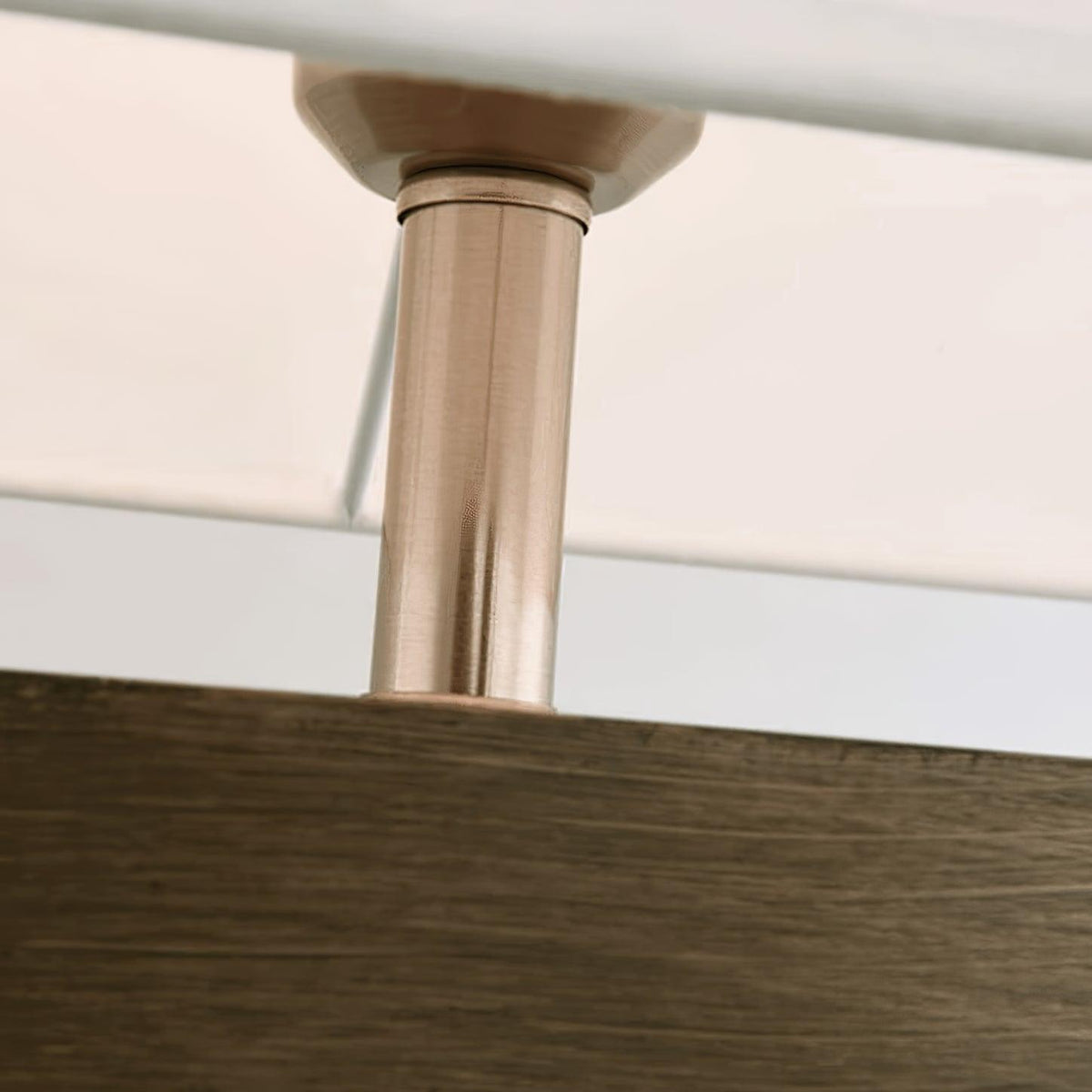 Cylo lámpara de mesa minimalista de resina