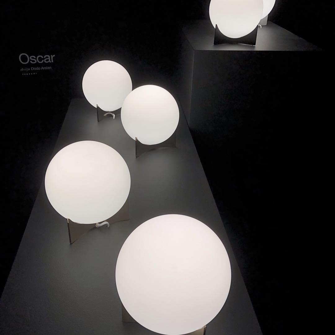 Avo lámpara de mesa contemporánea
