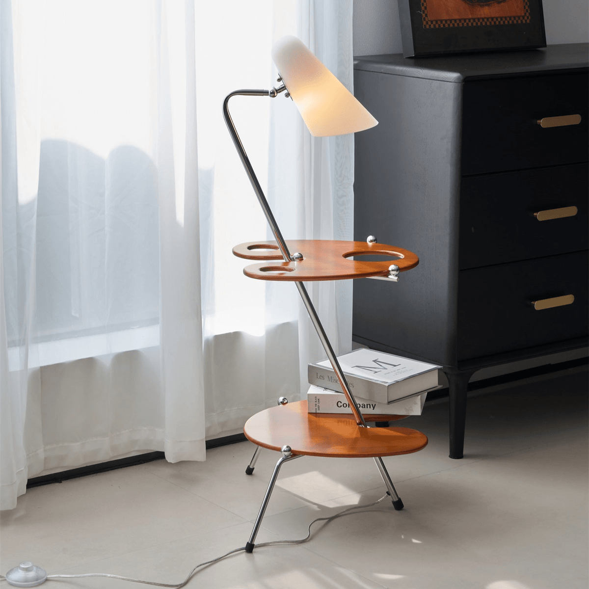Vaughn lámpara de pie moderna de madera Vaughan