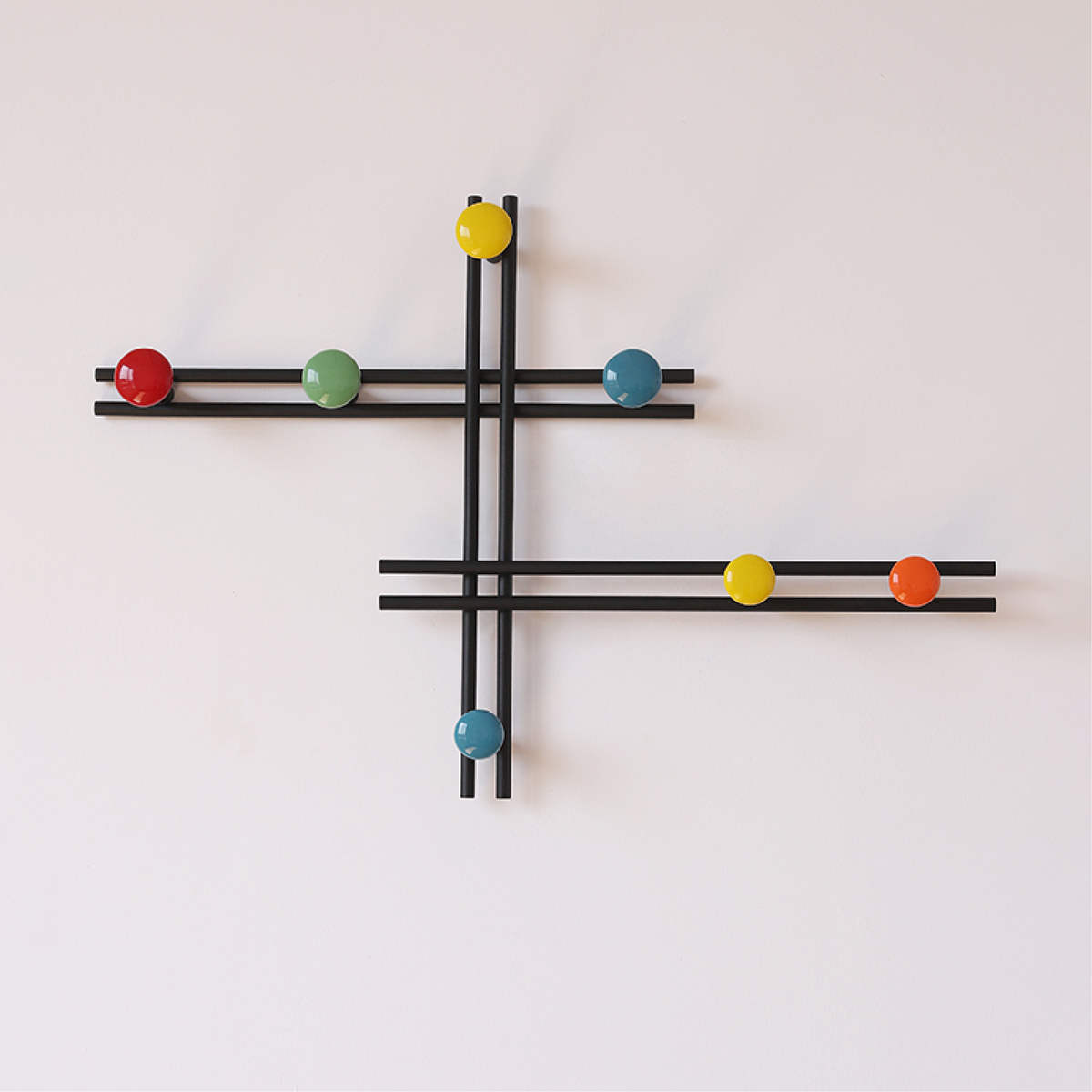 Pallini Perchero de pared con pomos de cerámica