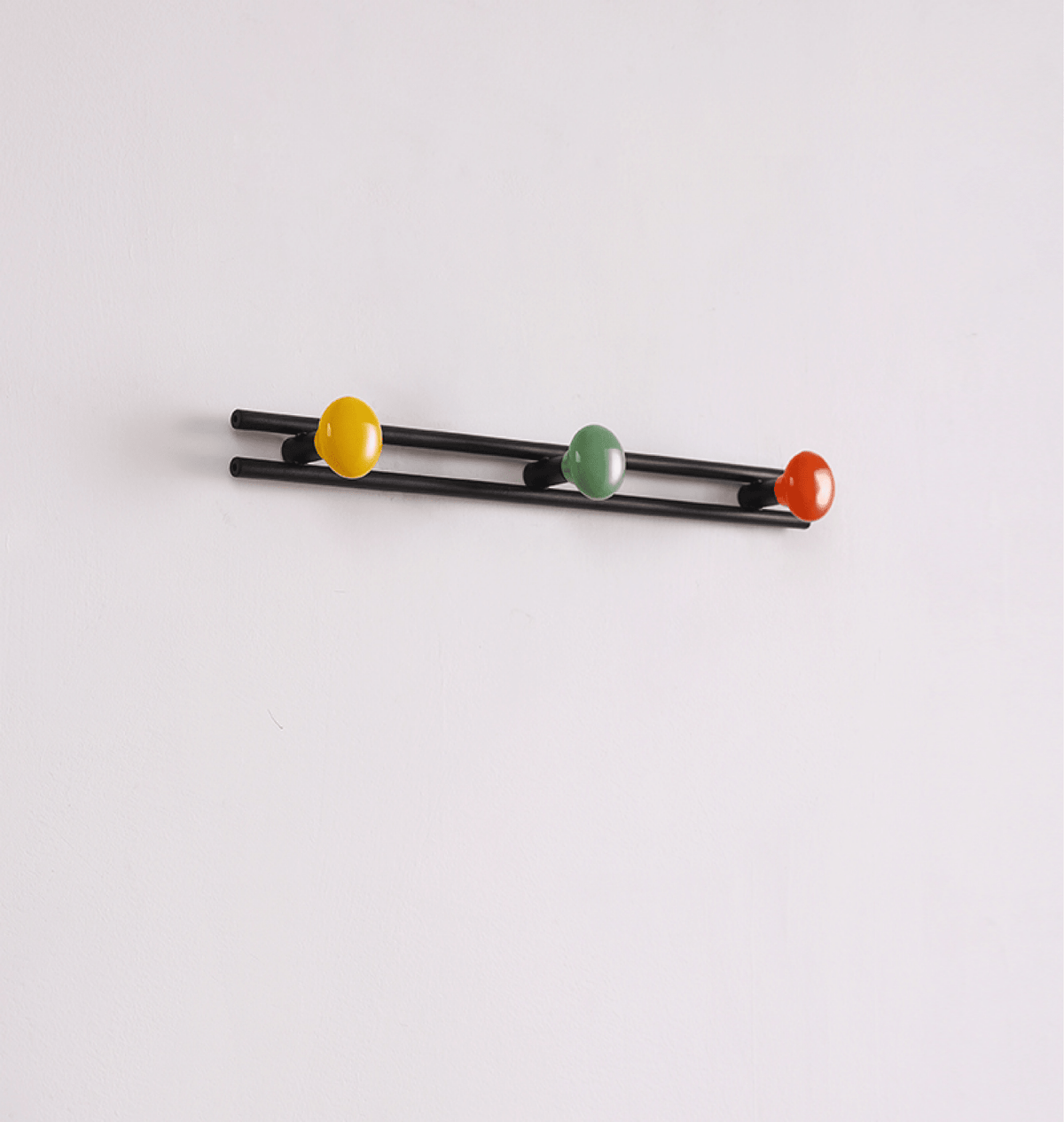 Pallini Perchero de pared con pomos de cerámica