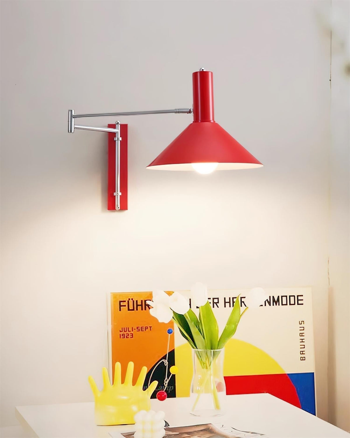 Lámpara de Pared Moderna con Brazo Metálico Ajustable y Pantalla Roja, Lámpara de Lectura
