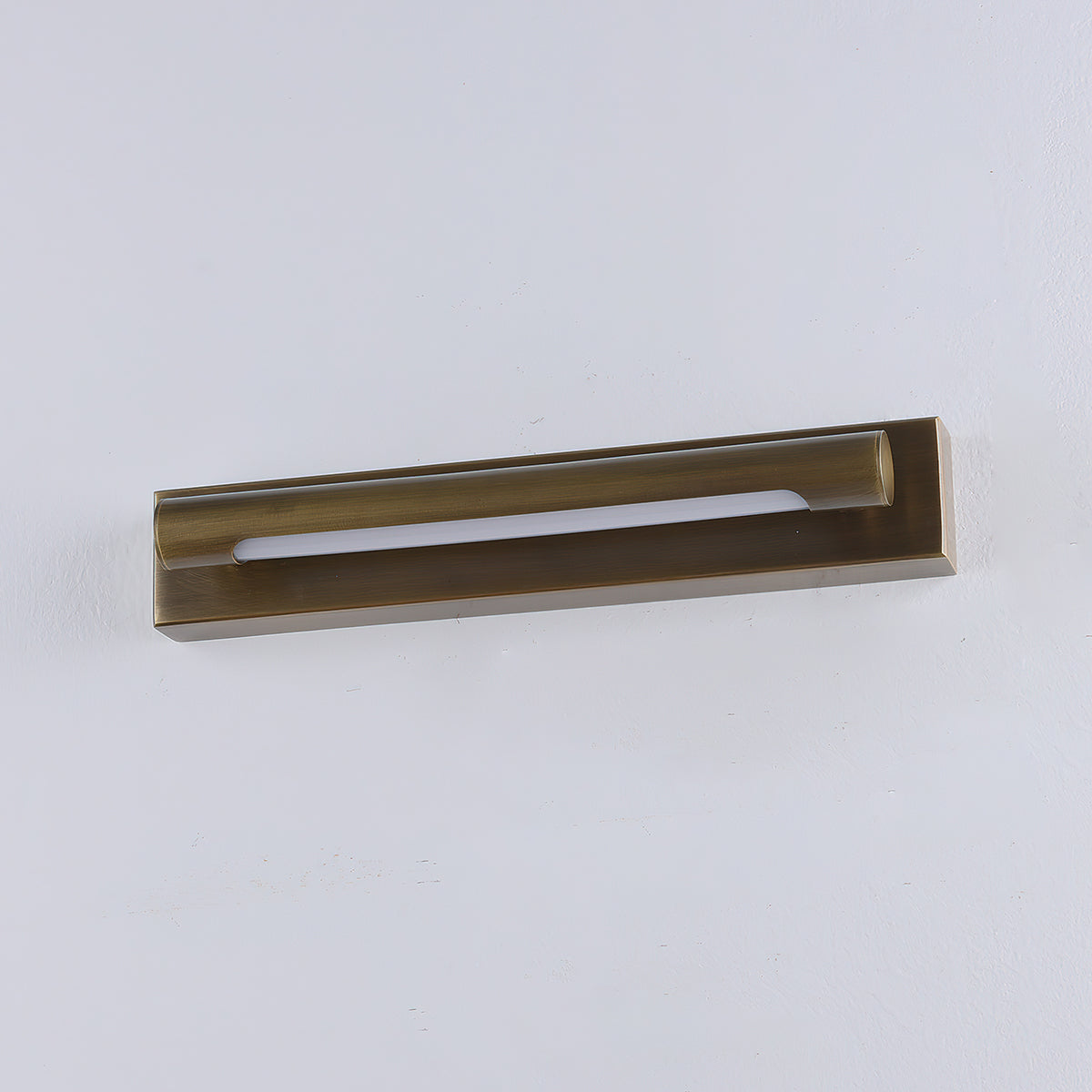 Reed aplique de pared lineal en latón