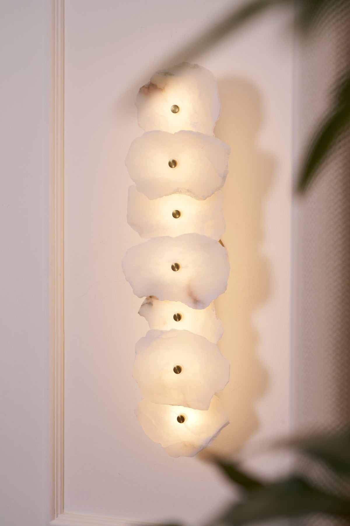 Alaeila aplique de pared Floral Cluster alabastro